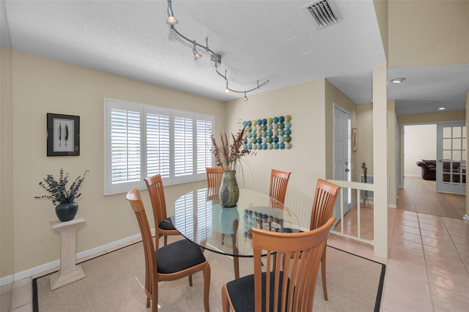 Image 7 of 44 For 3079 Landmark Boulevard 1608