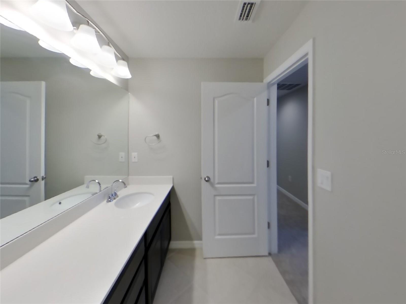 Image 19 of 25 For 11124 Abaco Island Avenue