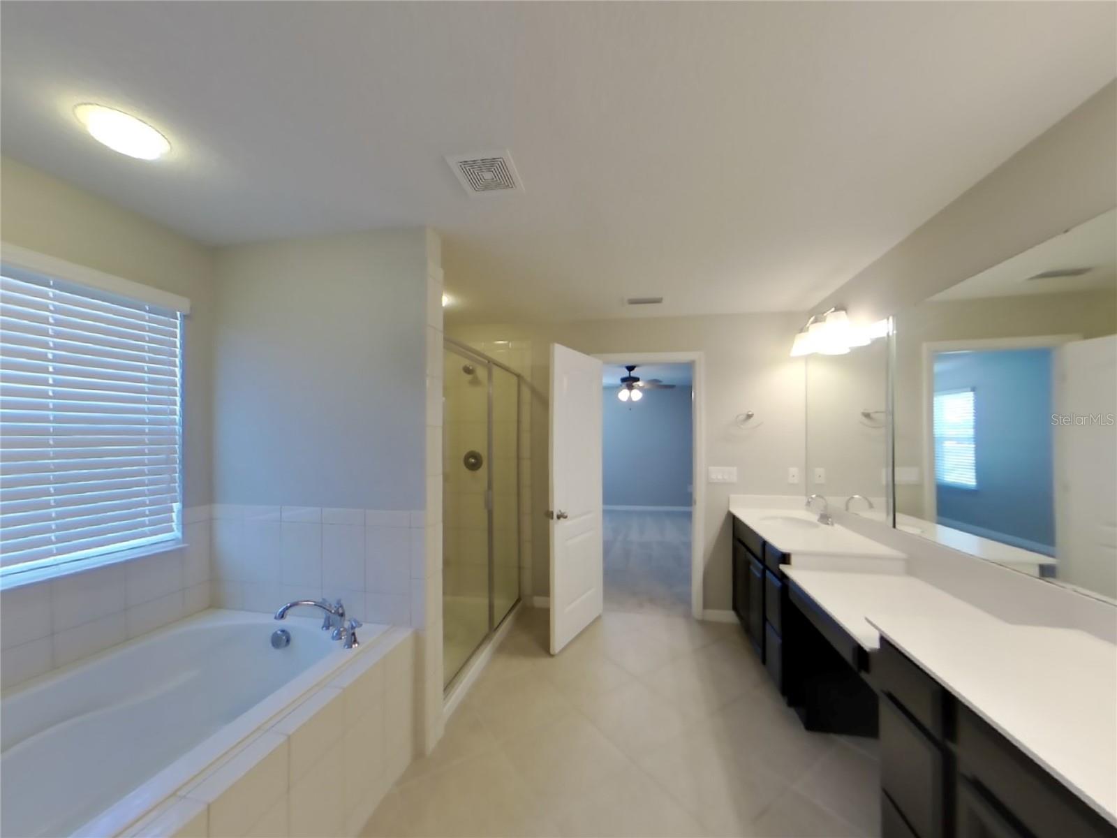 Image 21 of 25 For 11124 Abaco Island Avenue