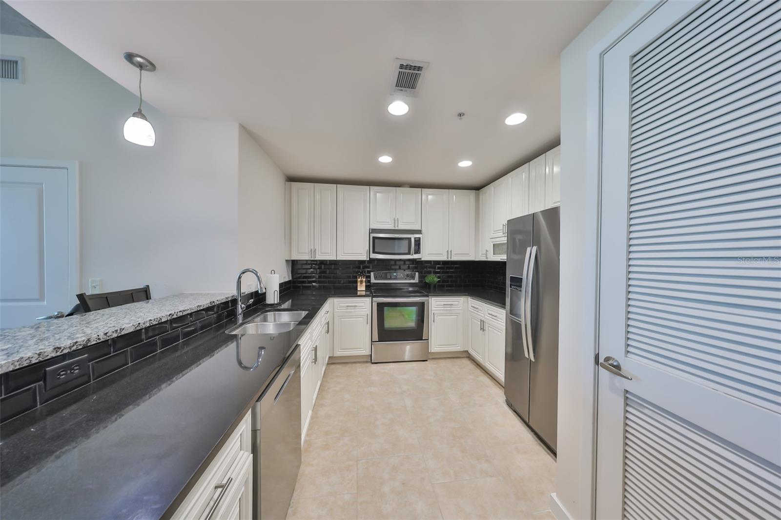 Image 14 of 56 For 777 Ashley Drive 1011