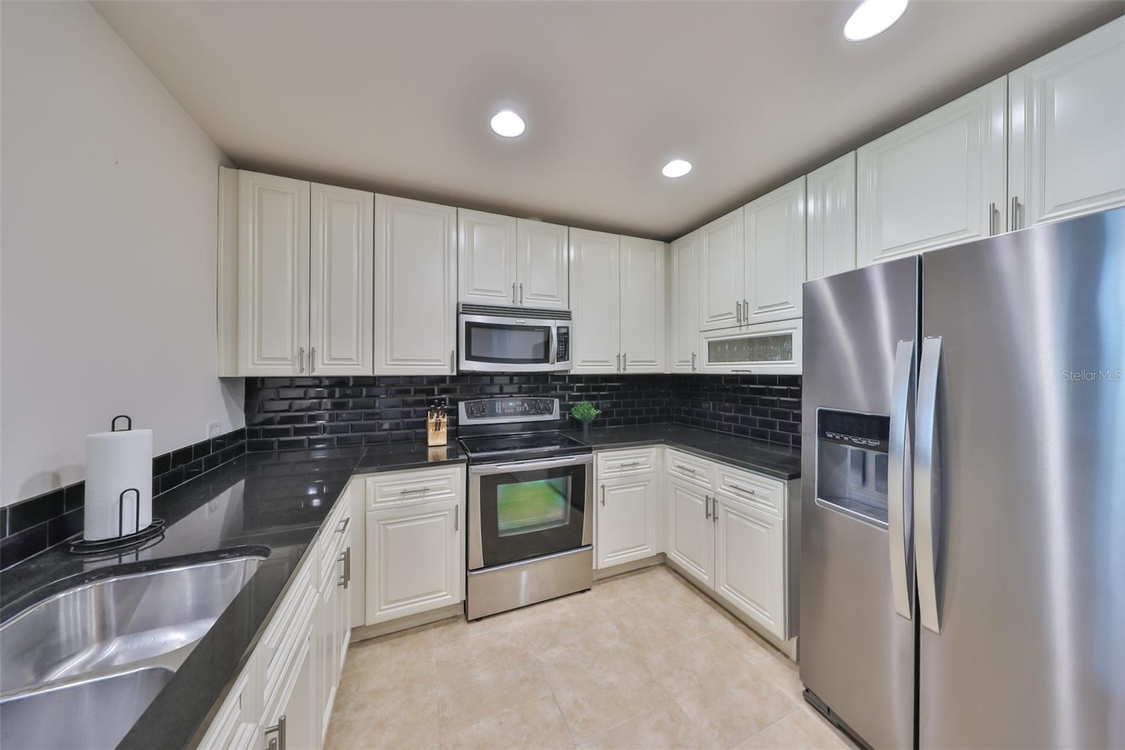 Image 15 of 56 For 777 Ashley Drive 1011