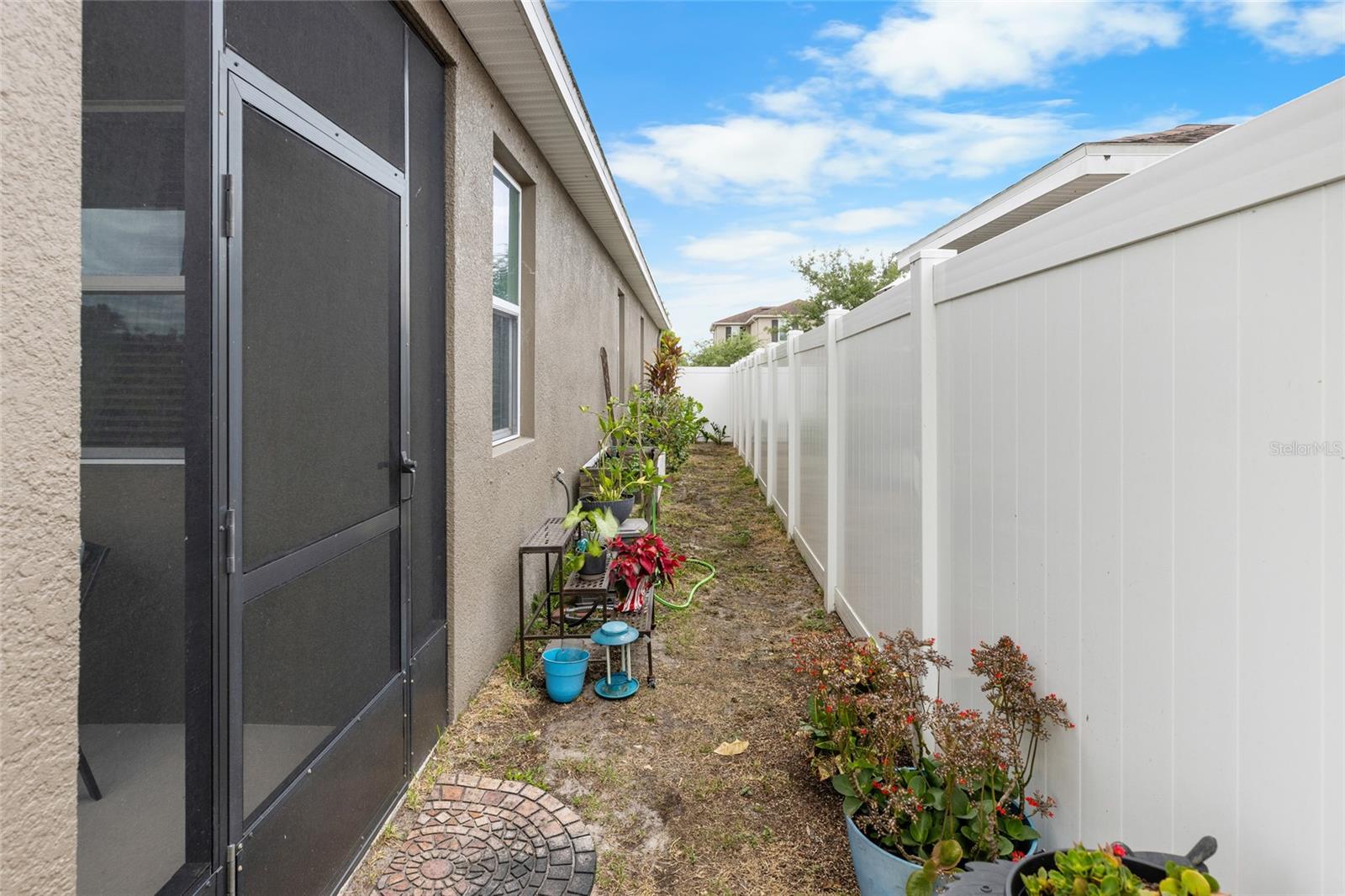 Listing photo id 28 for 10626 Laguna Plains Drive