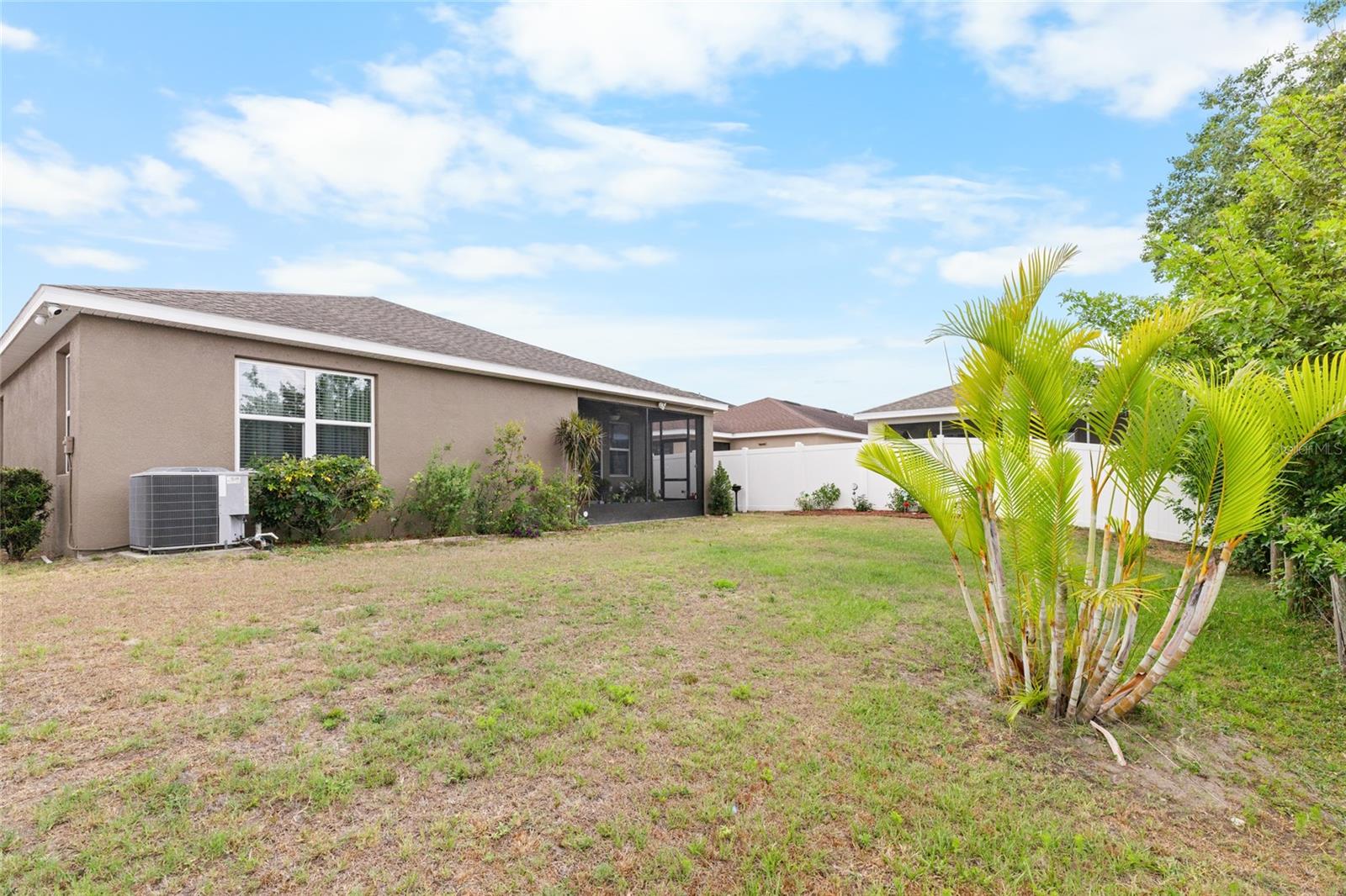 Listing photo id 30 for 10626 Laguna Plains Drive