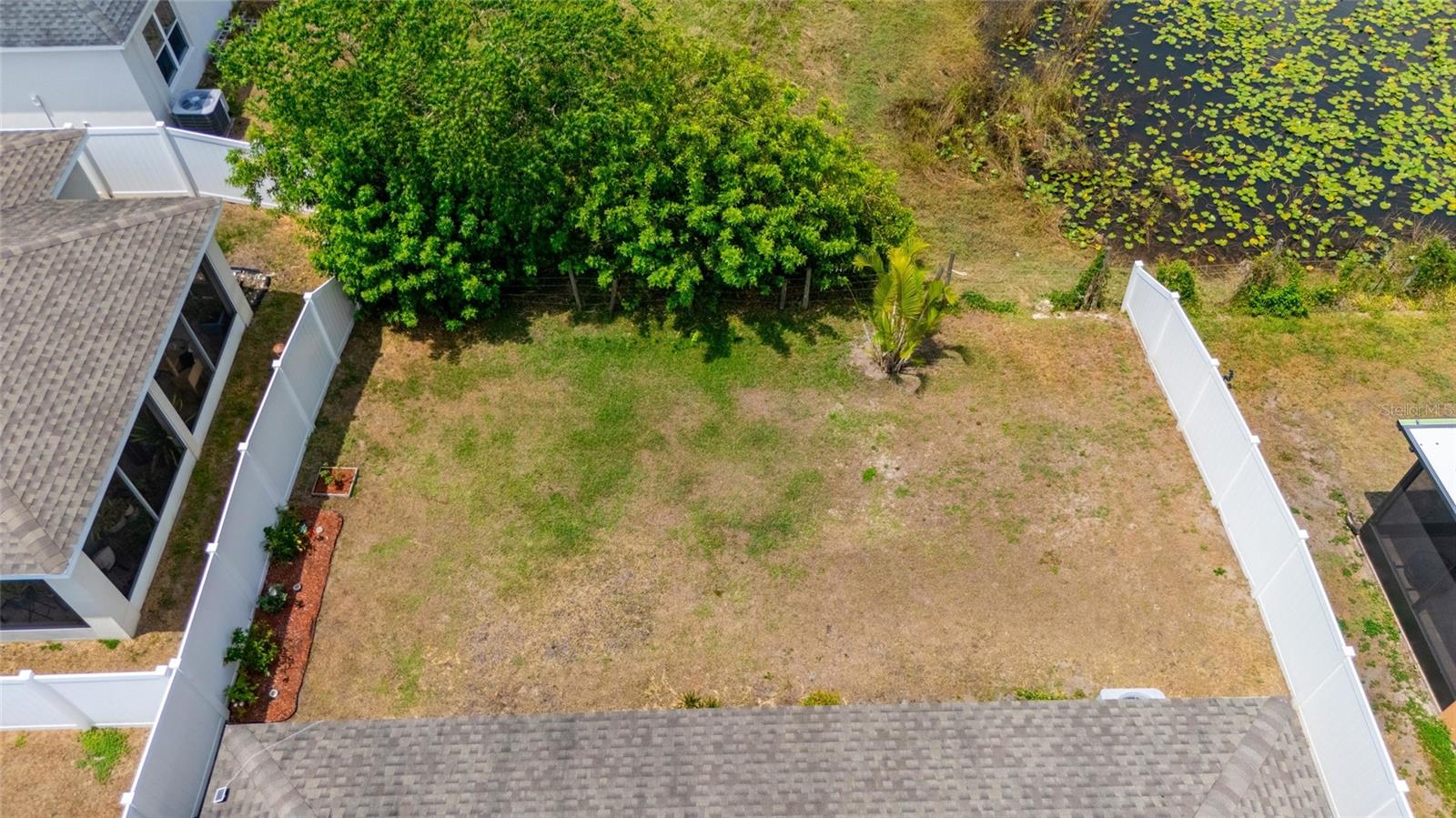 Listing photo id 31 for 10626 Laguna Plains Drive