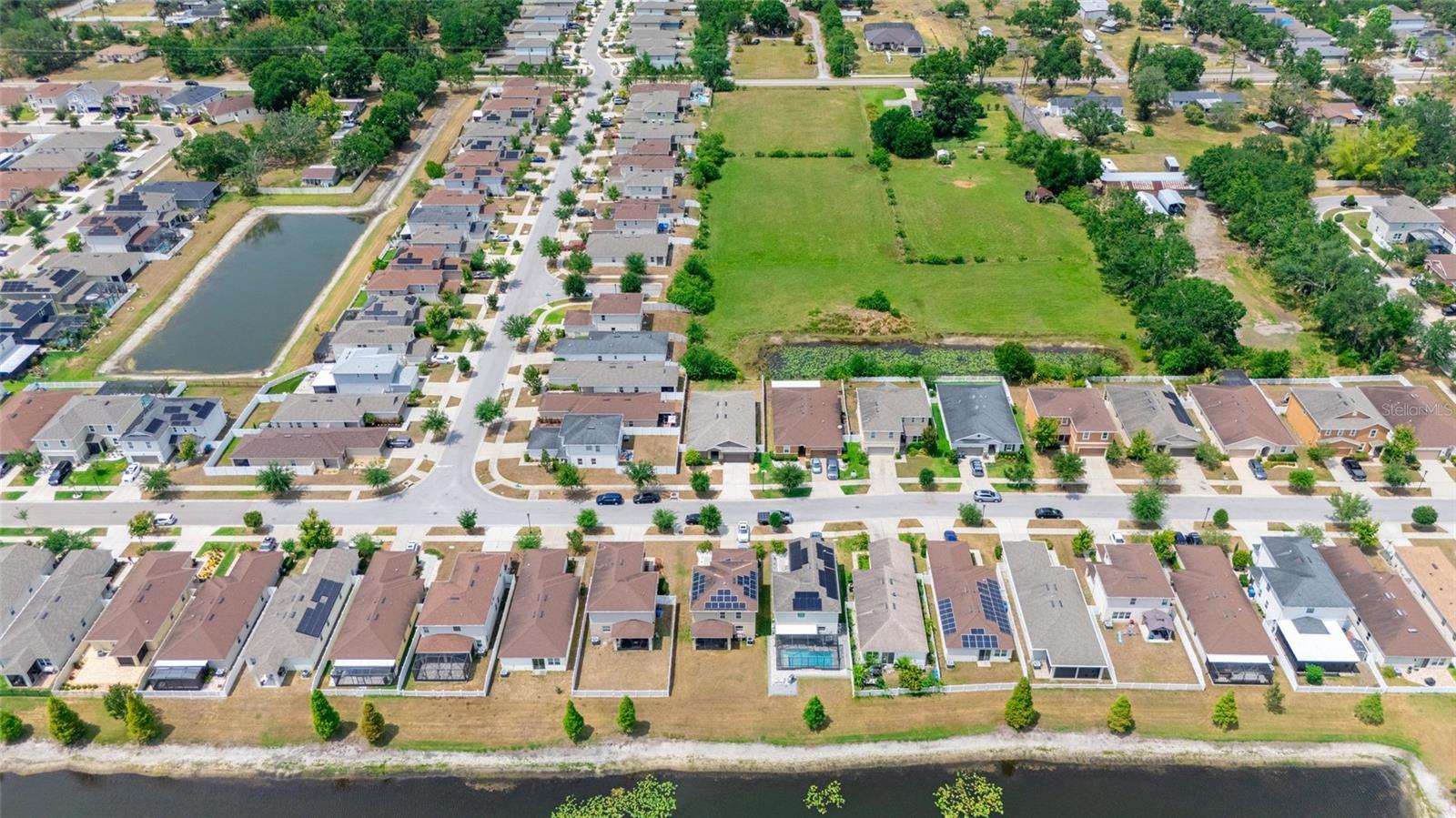 Listing photo id 33 for 10626 Laguna Plains Drive