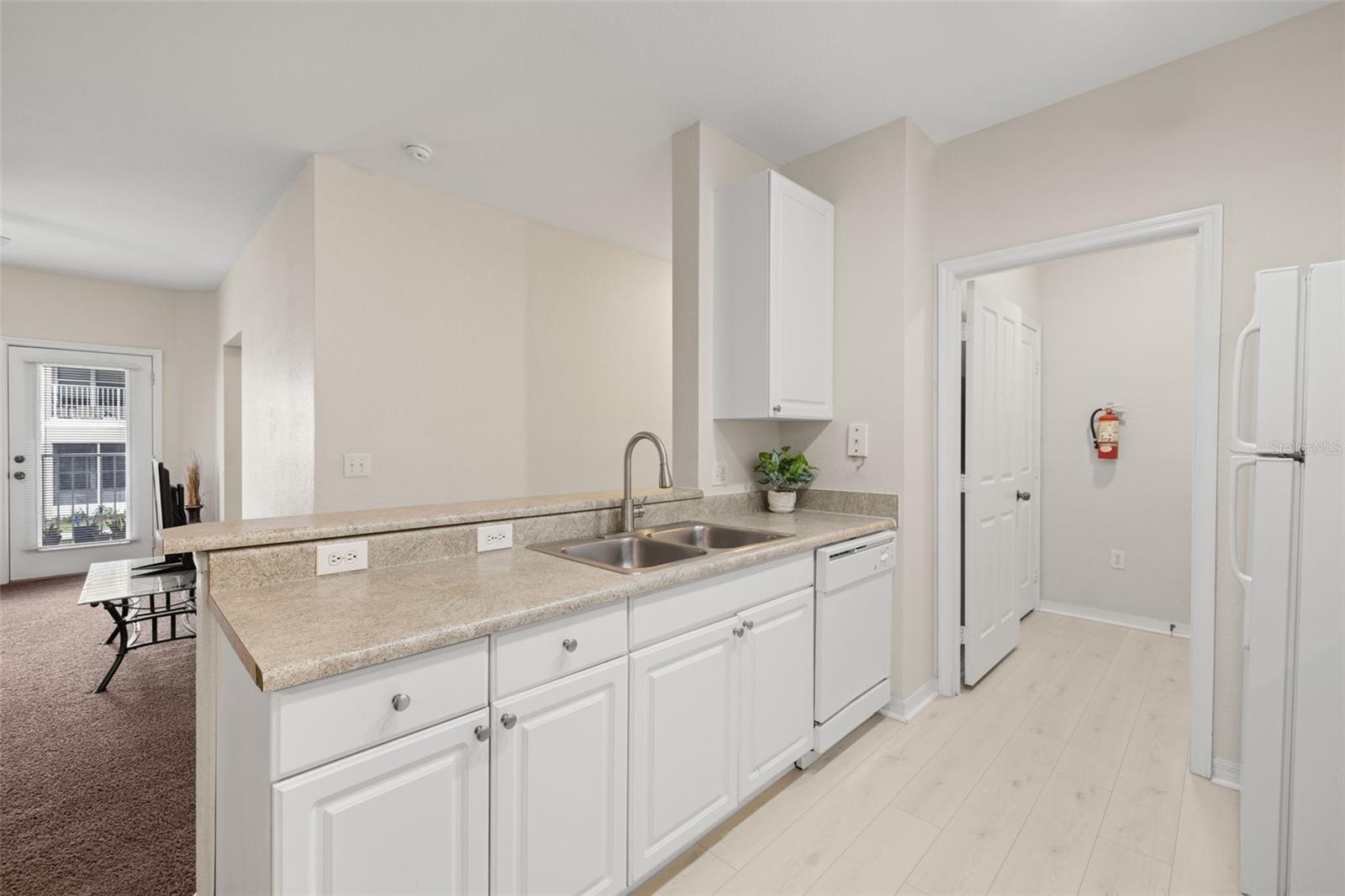 Image 9 of 40 For 4014 Hemingway Circle 4014