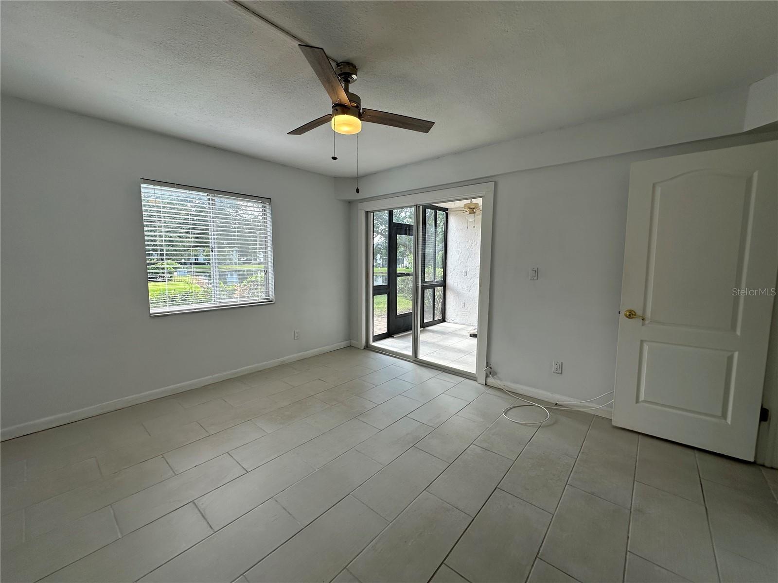Listing photo id 17 for 11201 122nd Avenue 103