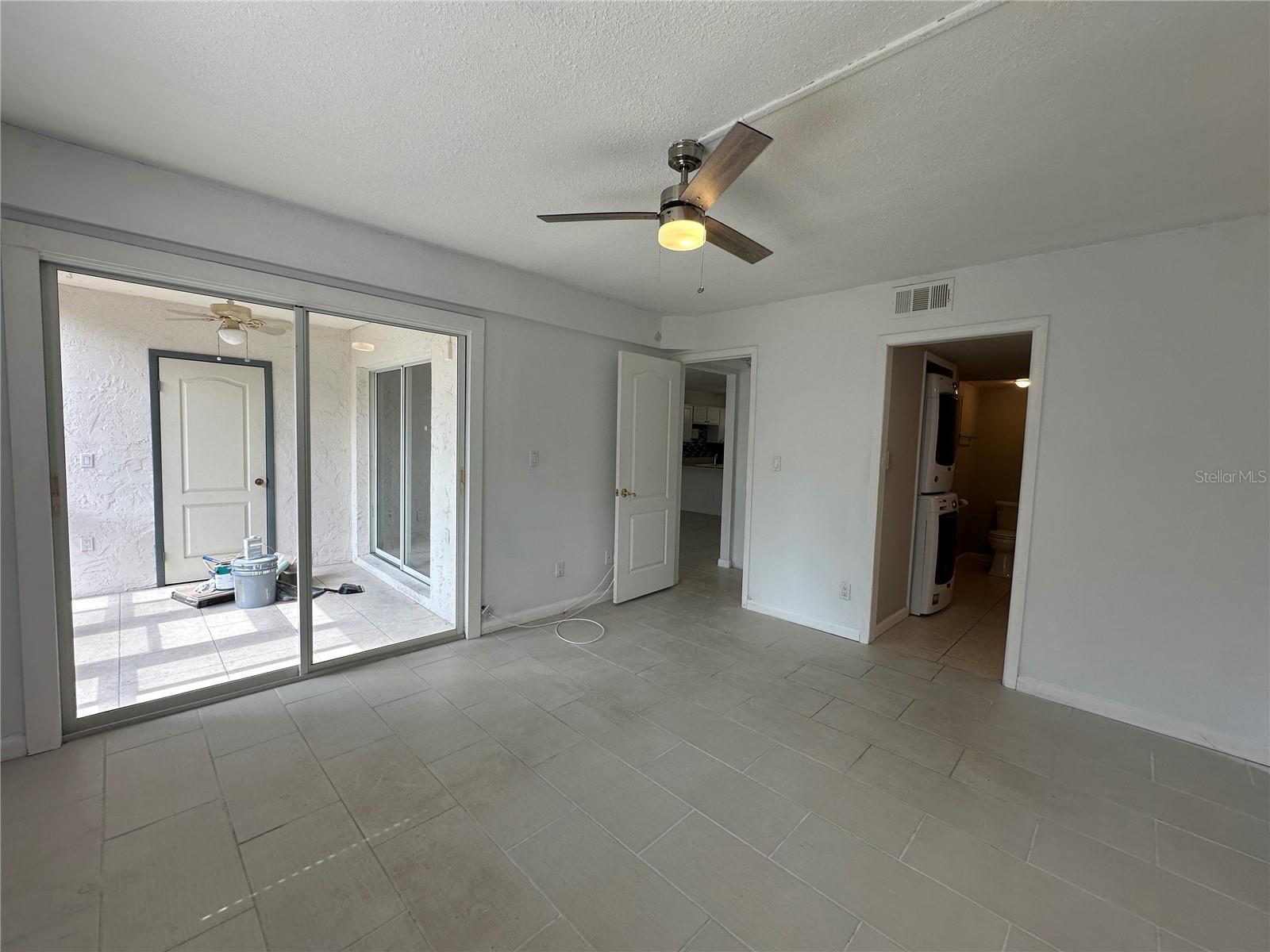 Listing photo id 22 for 11201 122nd Avenue 103
