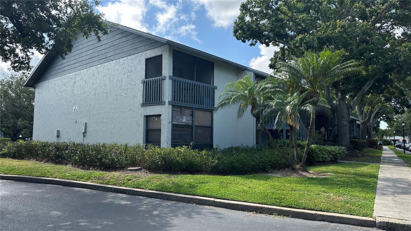 Listing photo id 1 for 11201 122nd Avenue 103