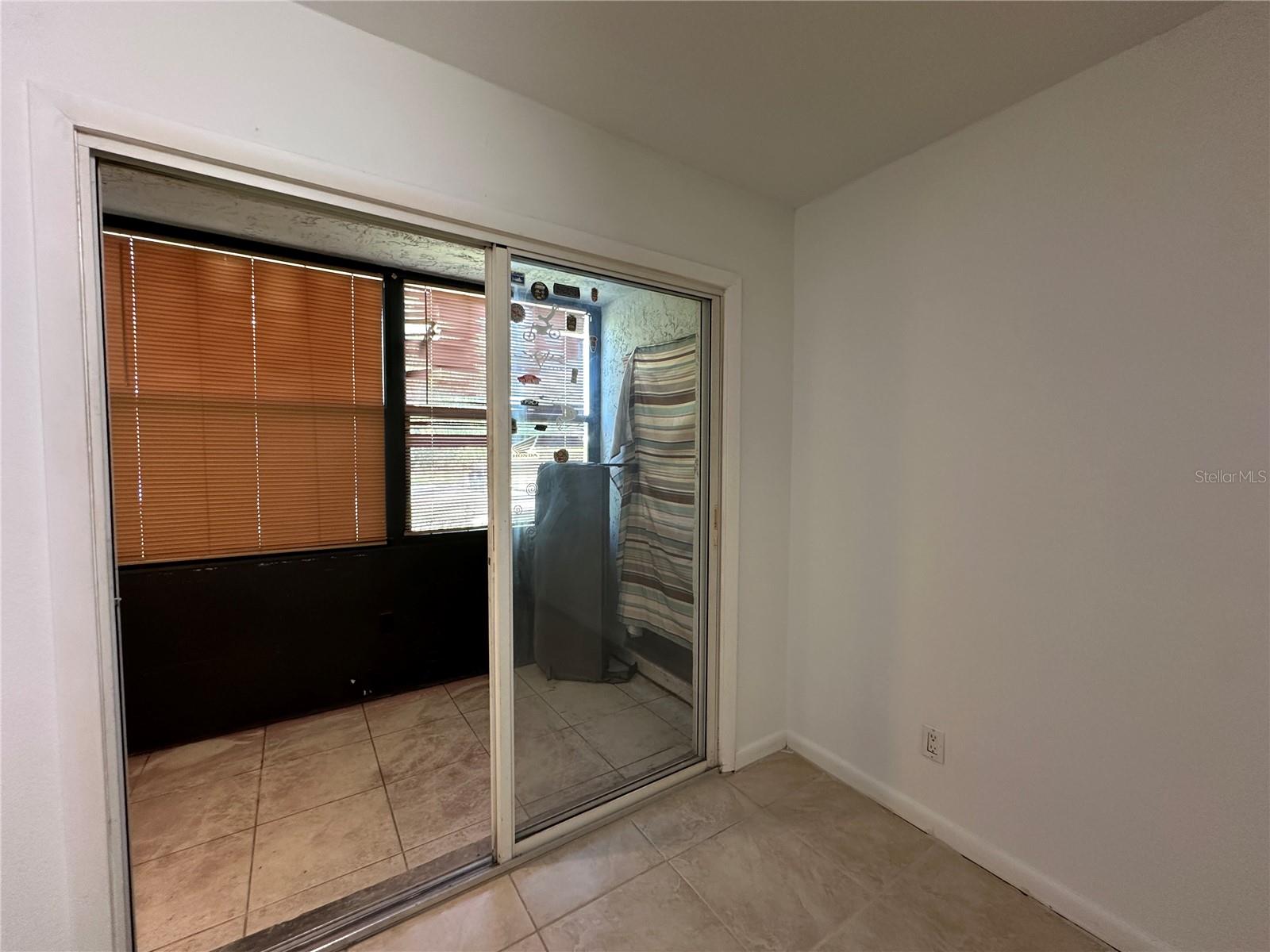 Listing photo id 31 for 11201 122nd Avenue 103