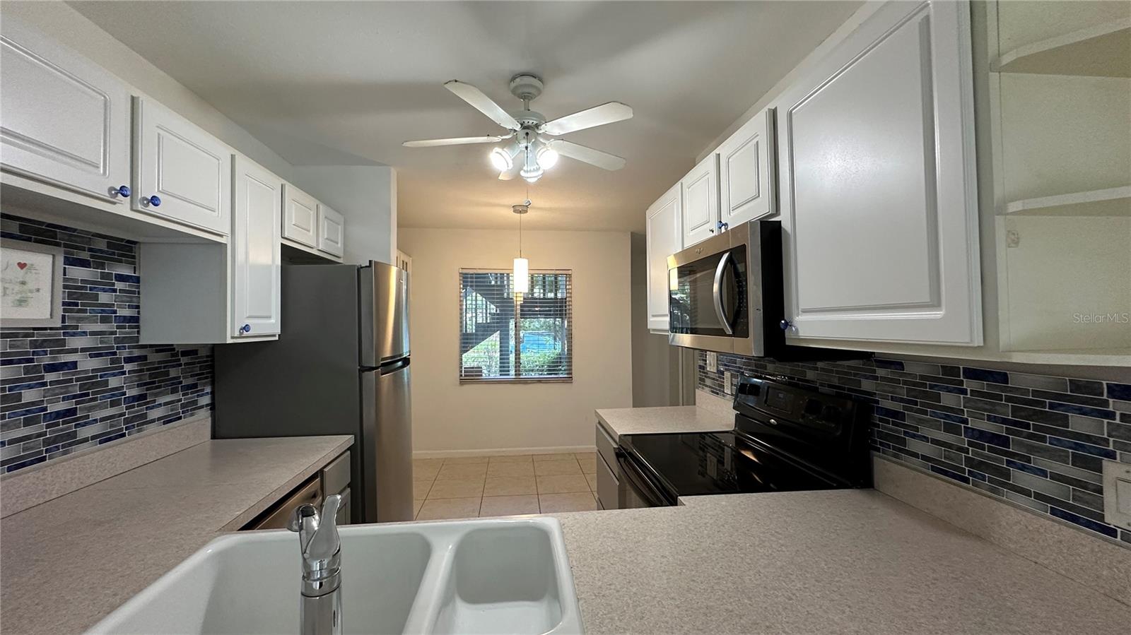 Listing photo id 7 for 11201 122nd Avenue 103