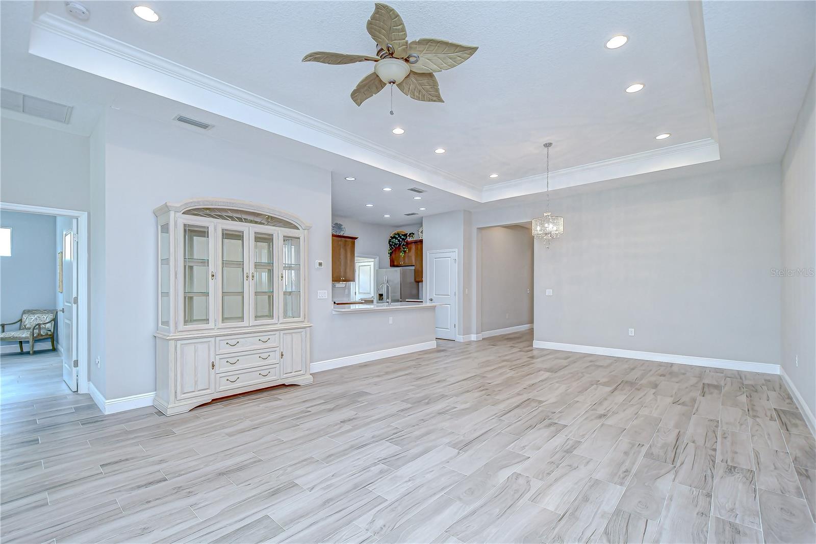 Image 11 of 25 For 5732 Stockport Street
