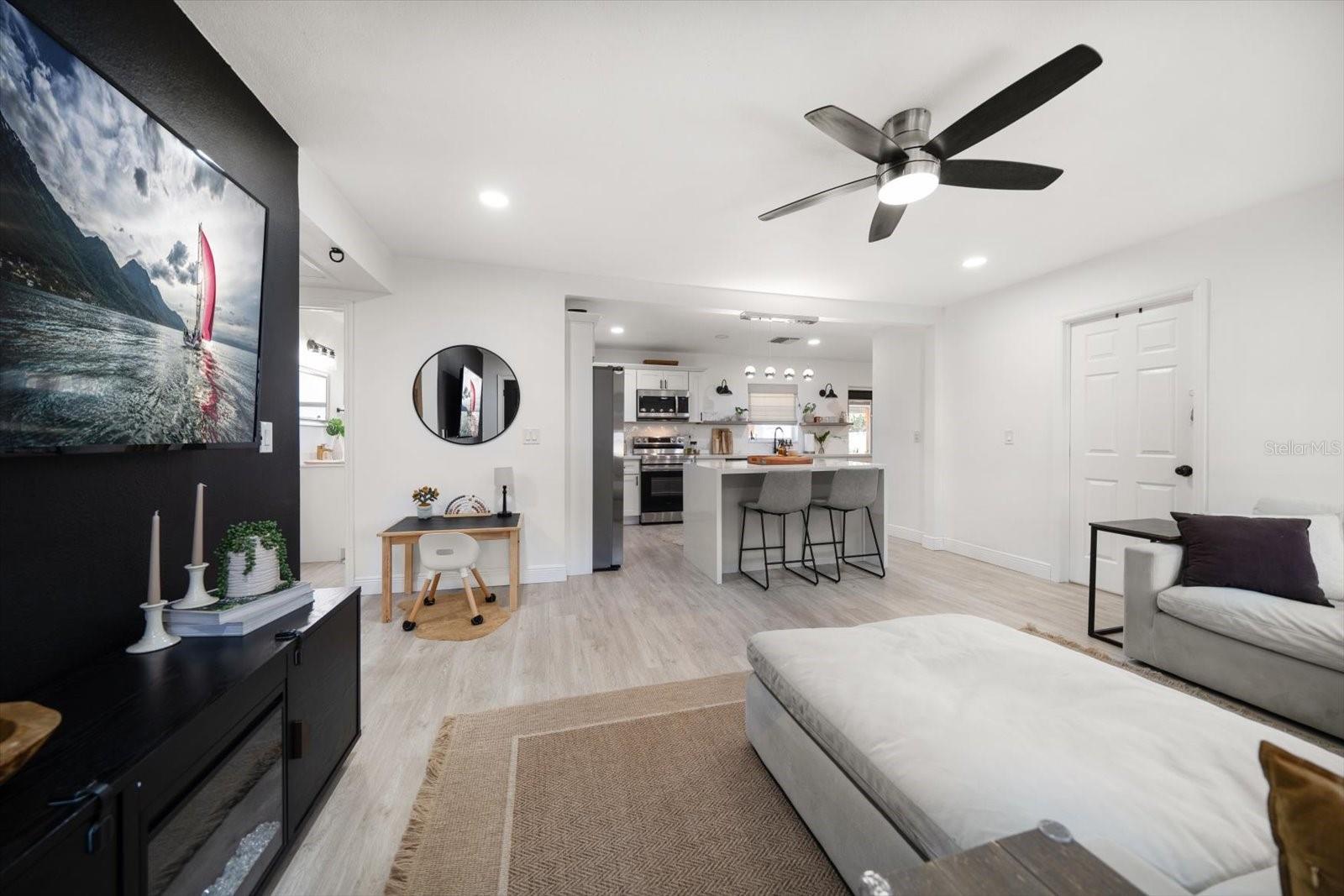 Image 11 of 43 For 14 Meteor Avenue