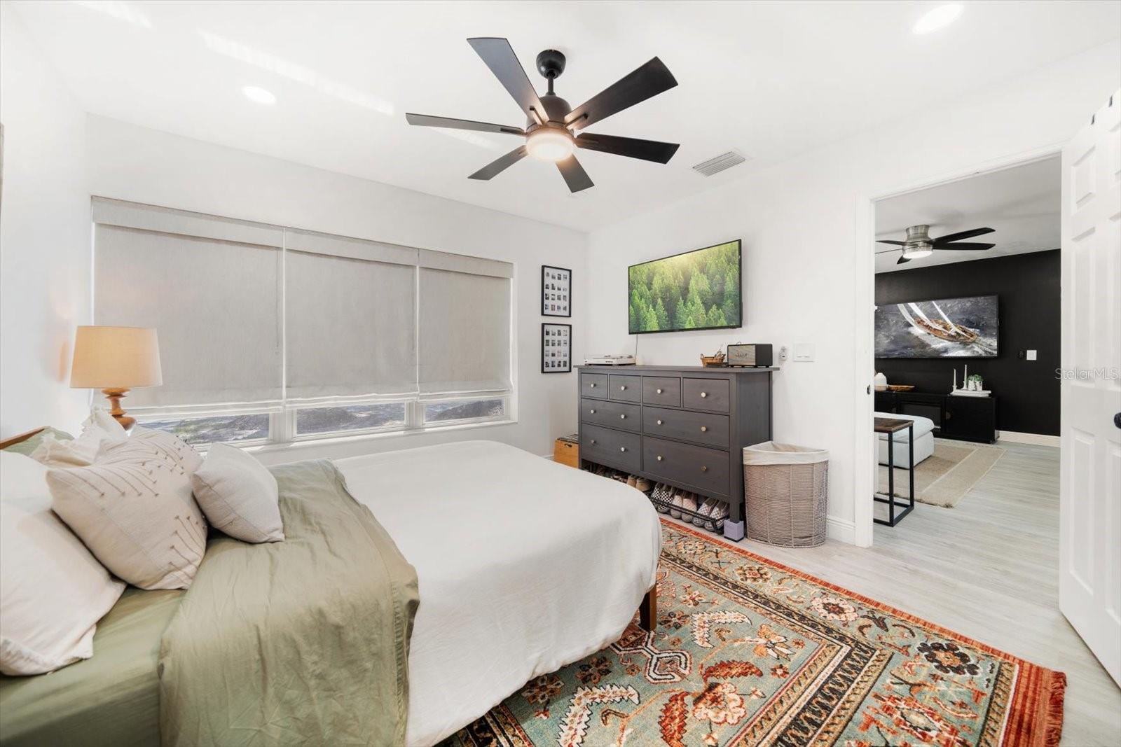 Image 20 of 43 For 14 Meteor Avenue