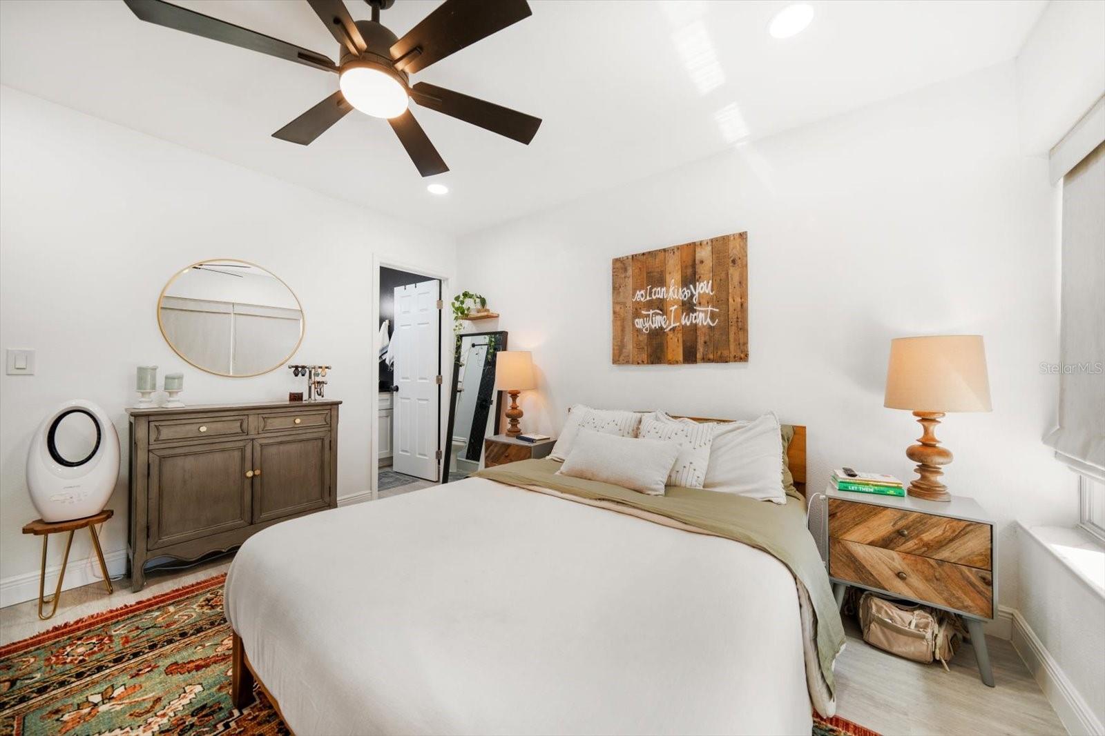 Image 21 of 43 For 14 Meteor Avenue