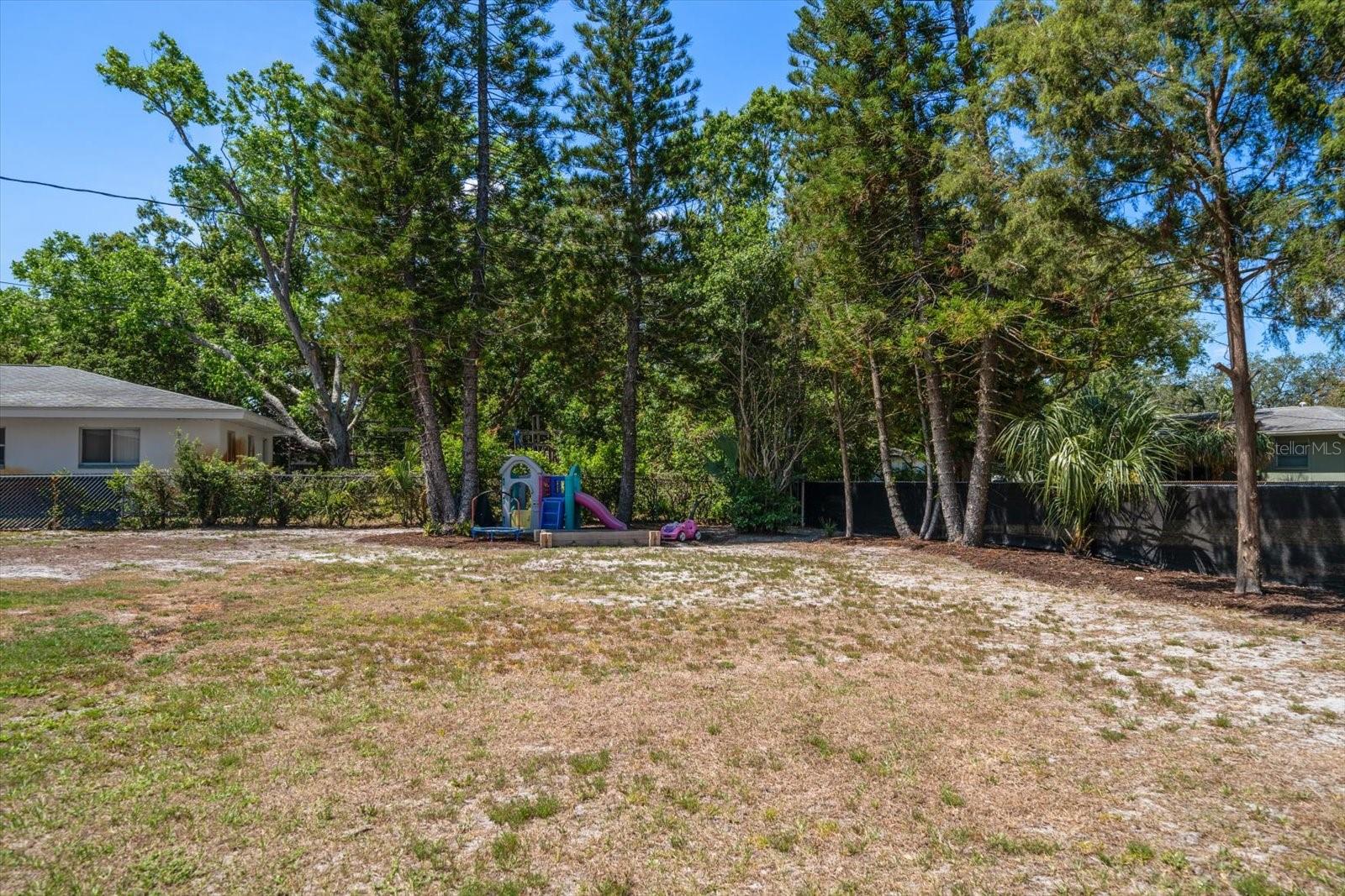 Image 38 of 43 For 14 Meteor Avenue