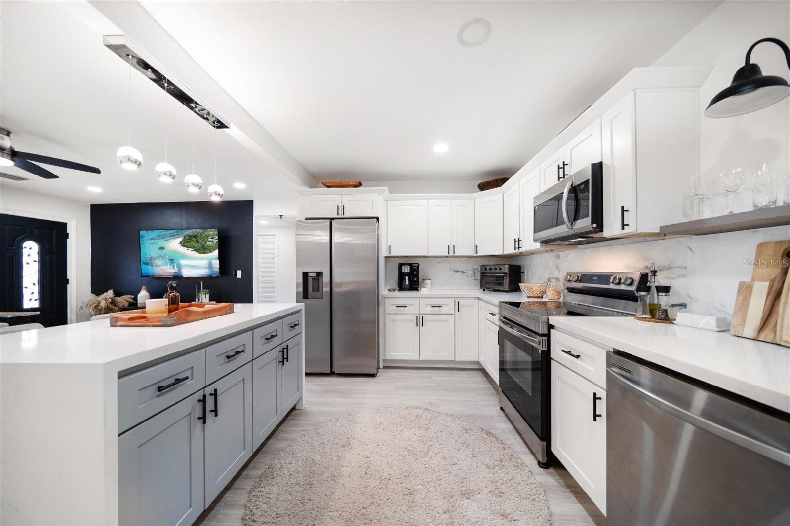 Image 4 of 43 For 14 Meteor Avenue