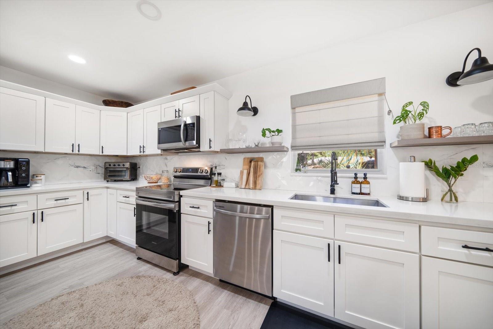 Image 5 of 43 For 14 Meteor Avenue