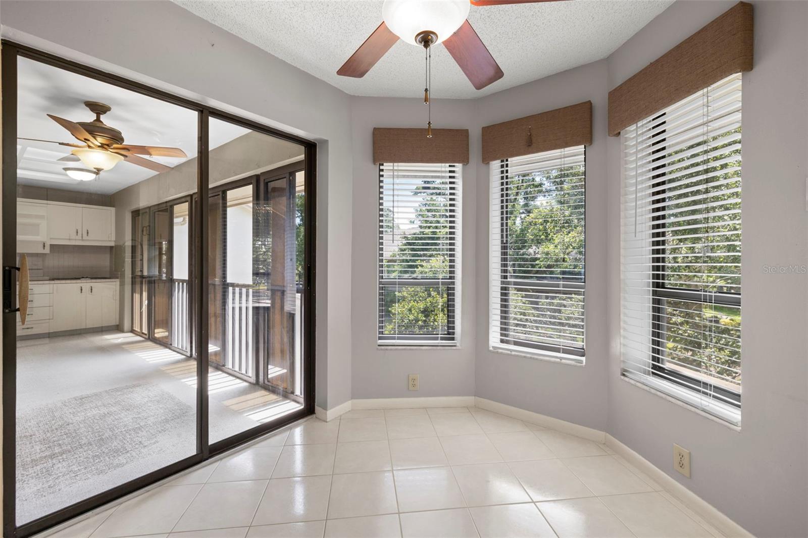 Image 10 of 38 For 3066 Landmark Boulevard 1305