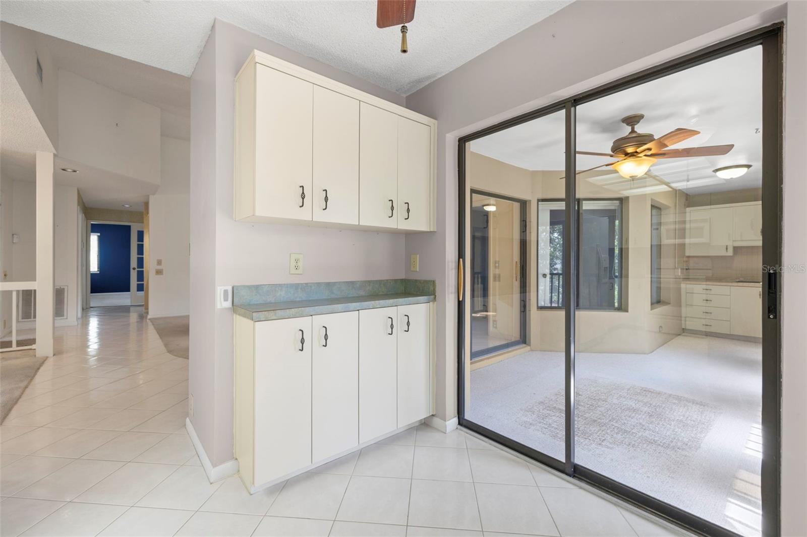 Image 11 of 38 For 3066 Landmark Boulevard 1305