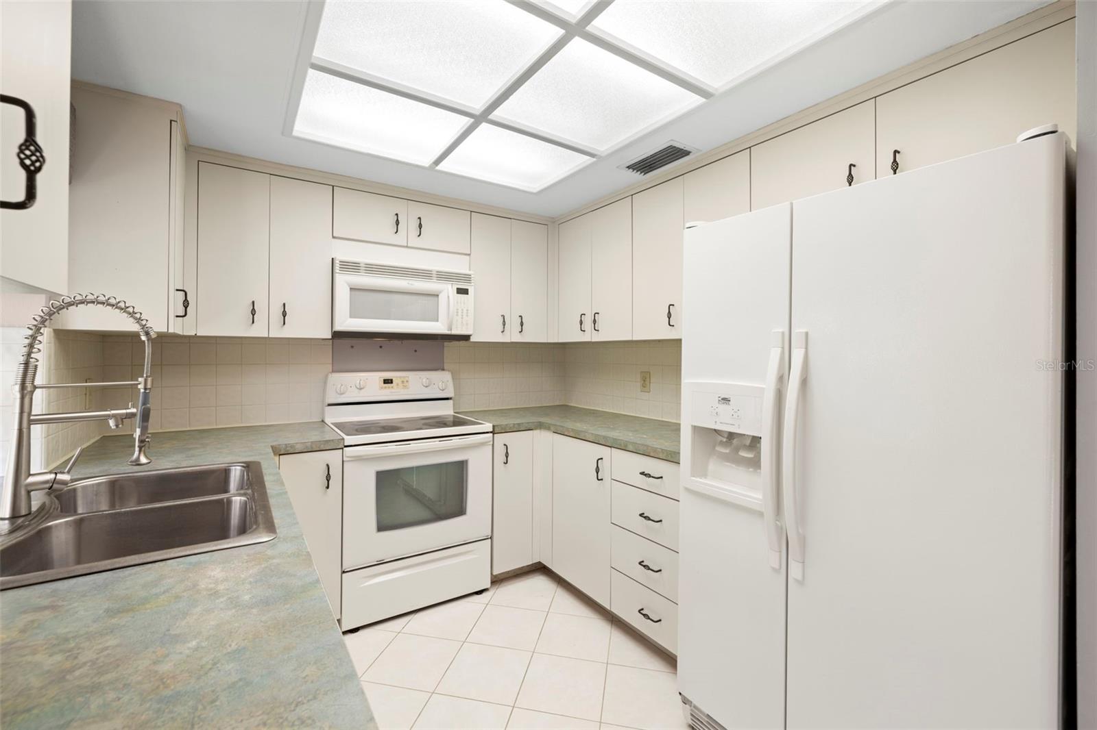Image 13 of 38 For 3066 Landmark Boulevard 1305