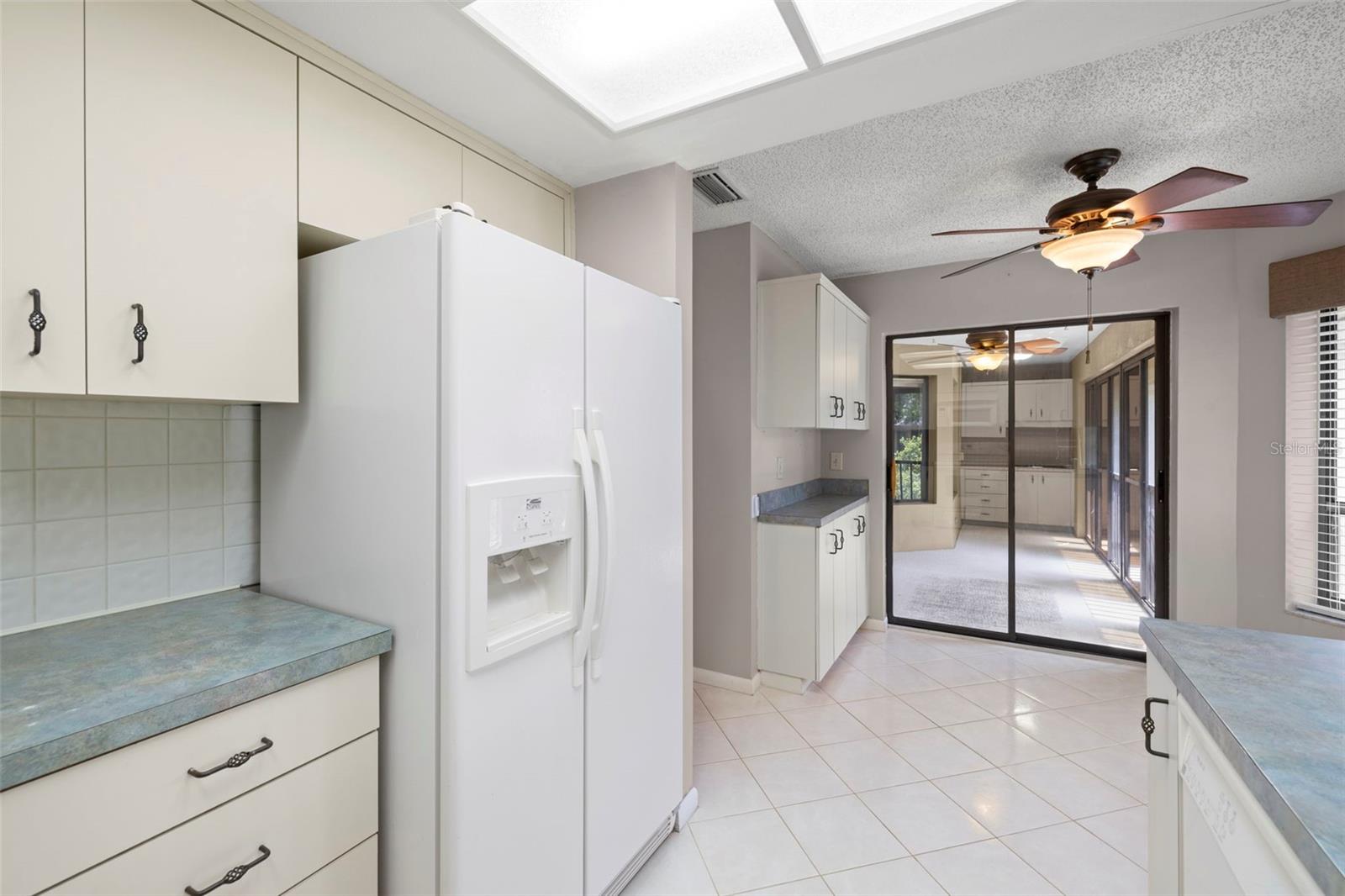 Image 16 of 38 For 3066 Landmark Boulevard 1305