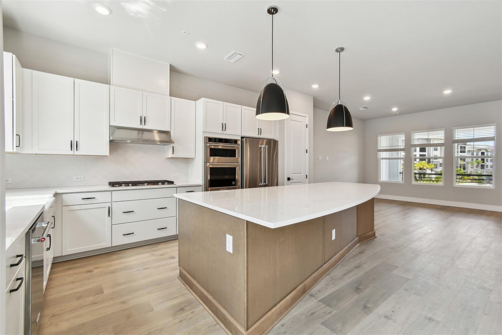 Image 10 of 43 For 7236 Sutton Lane
