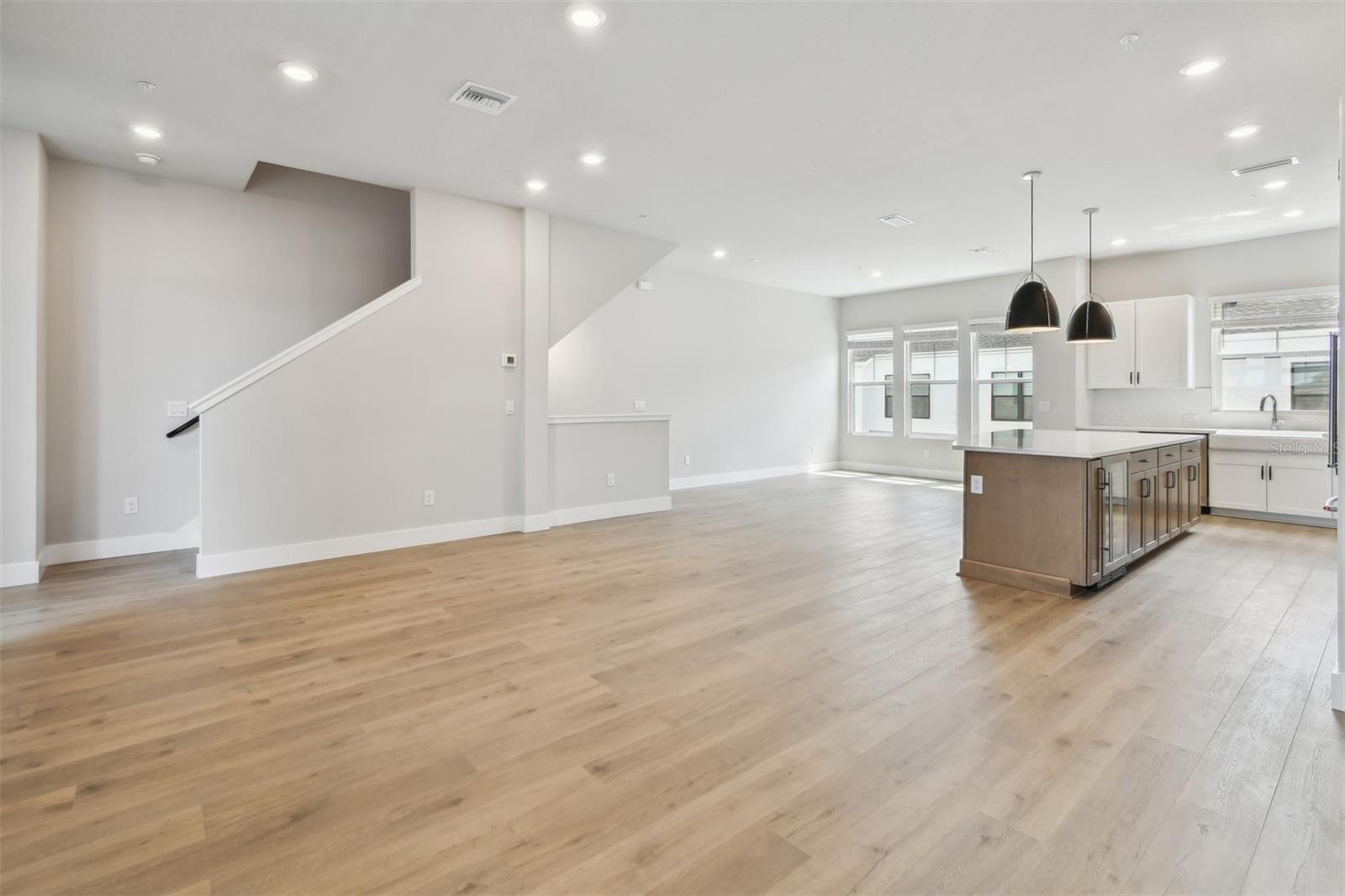 Image 18 of 43 For 7236 Sutton Lane