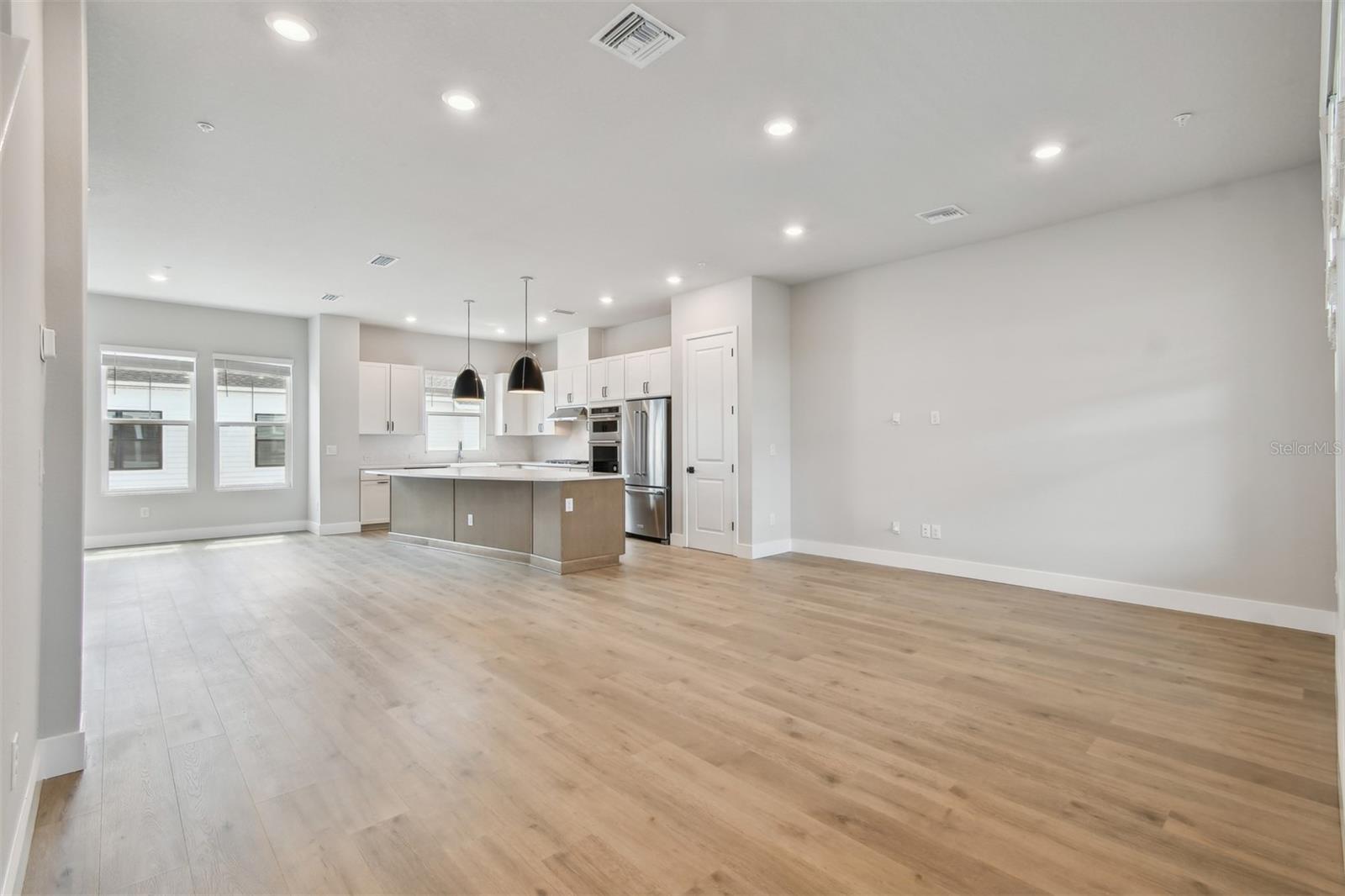 Image 20 of 43 For 7236 Sutton Lane