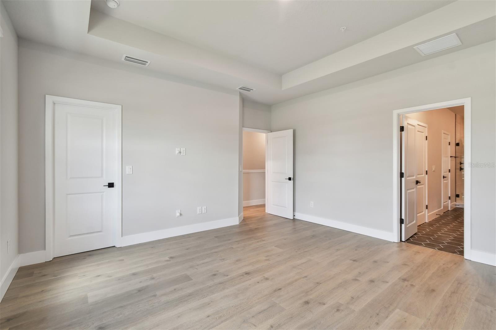 Image 23 of 43 For 7236 Sutton Lane