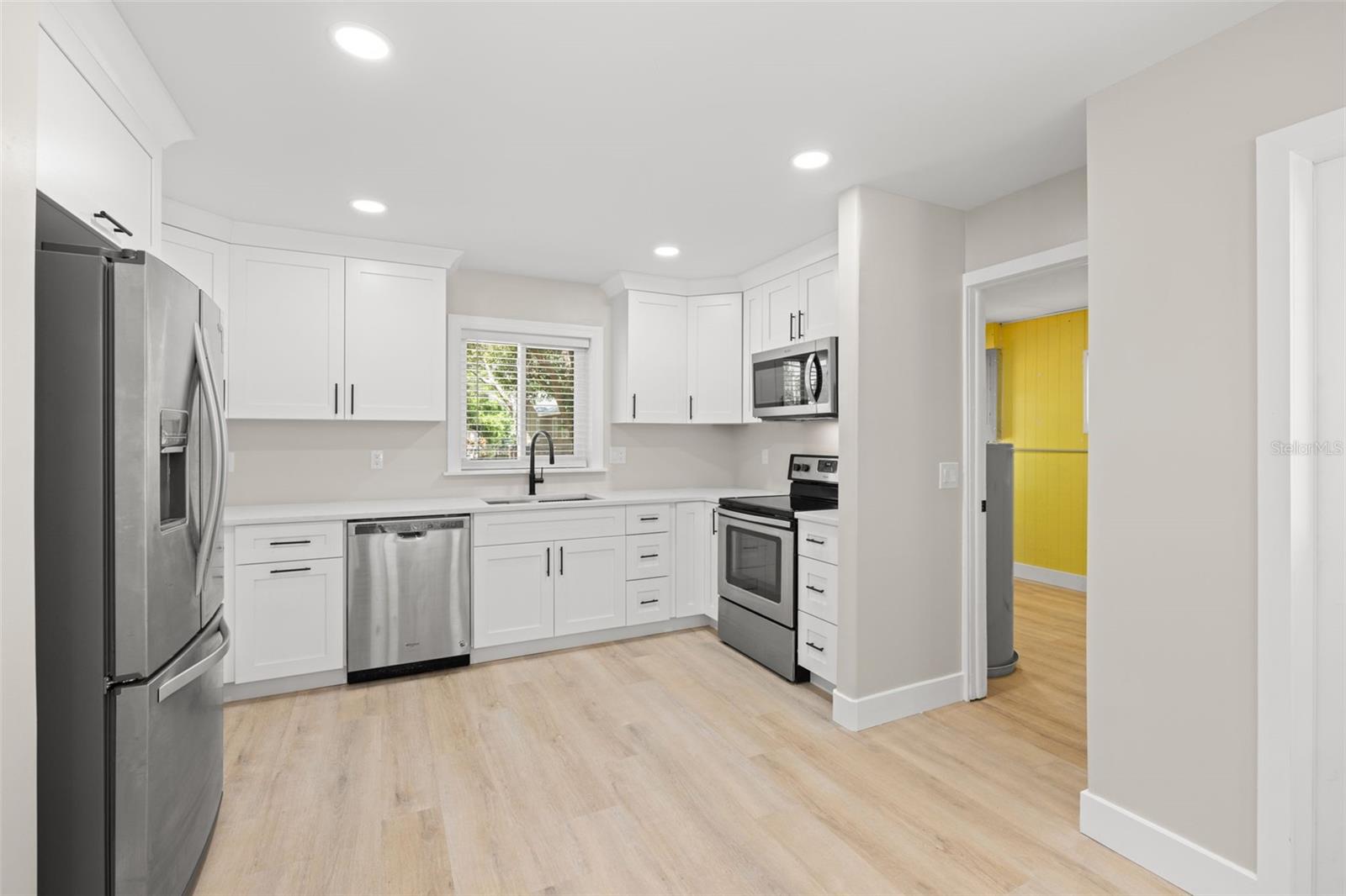 Image 13 of 28 For 1500 San Mateo Drive