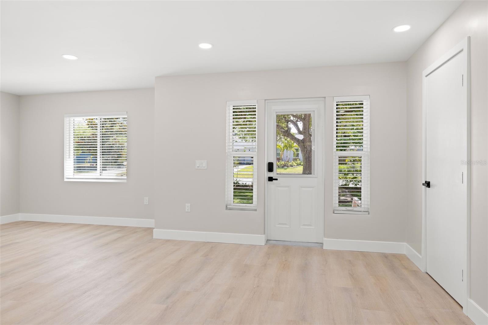 Image 5 of 28 For 1500 San Mateo Drive