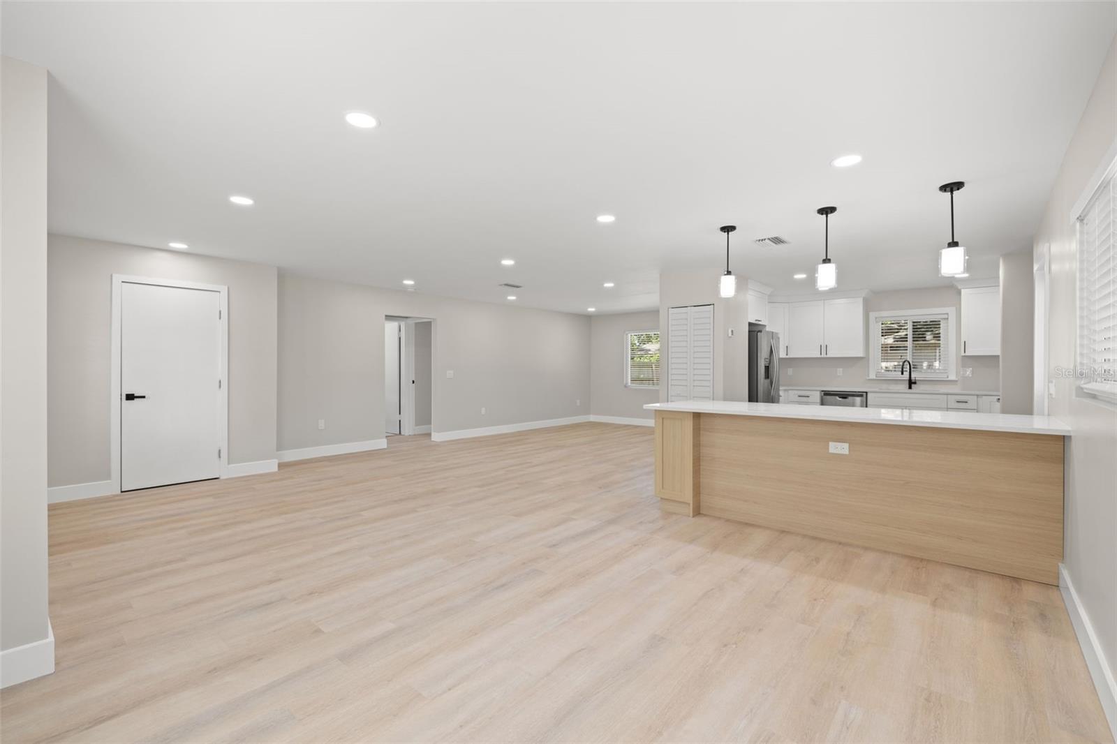 Image 7 of 28 For 1500 San Mateo Drive