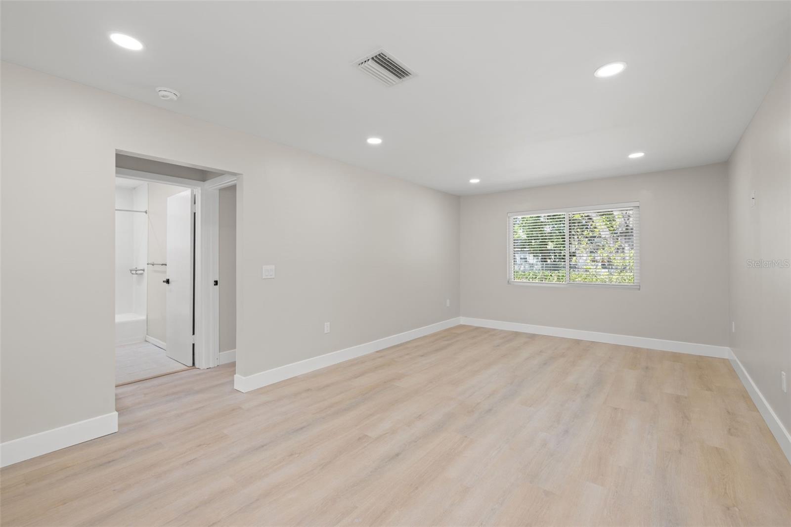 Image 9 of 28 For 1500 San Mateo Drive