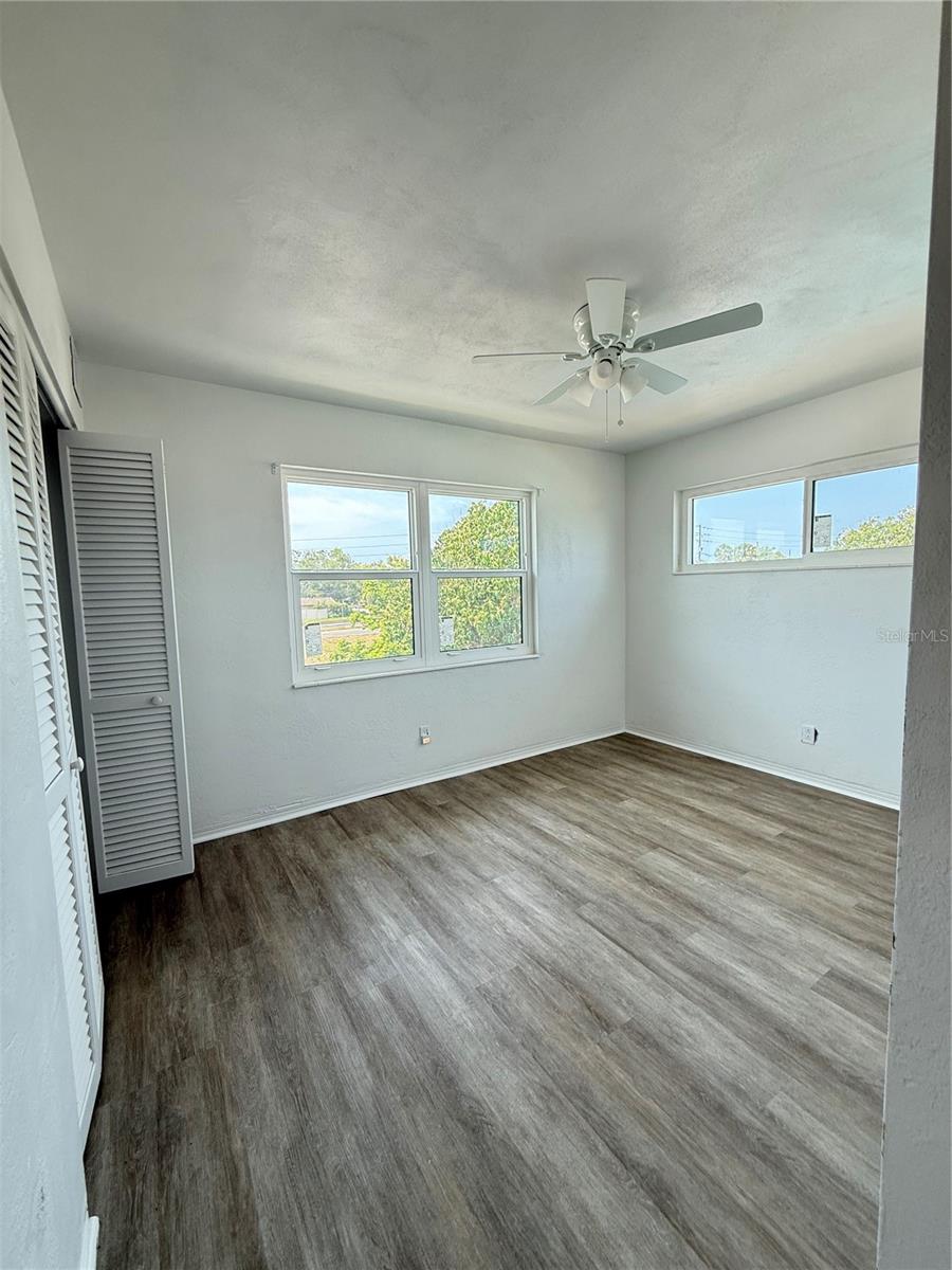 Listing photo id 11 for 11447 Park Boulevard 301