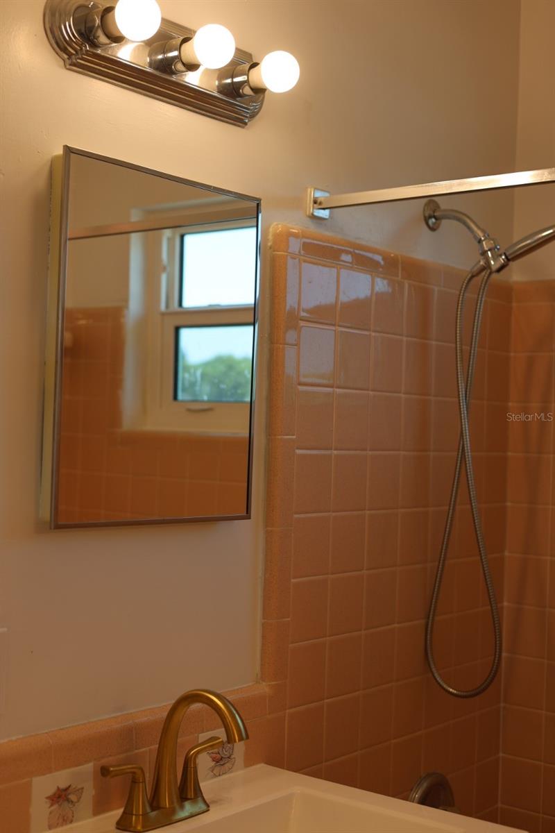 Listing photo id 18 for 11447 Park Boulevard 301