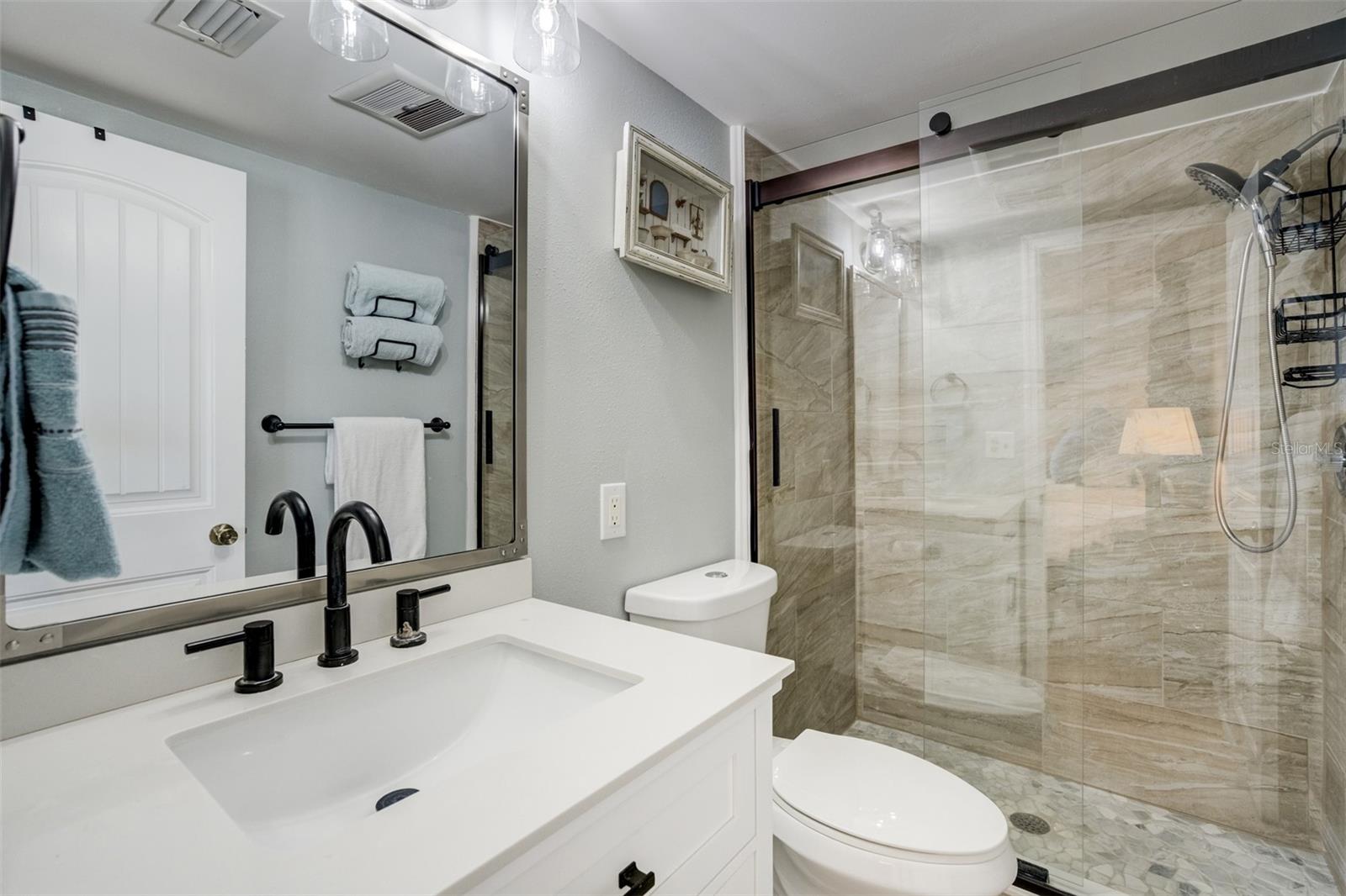 Image 11 of 17 For 865 Gulfview Boulevard 308