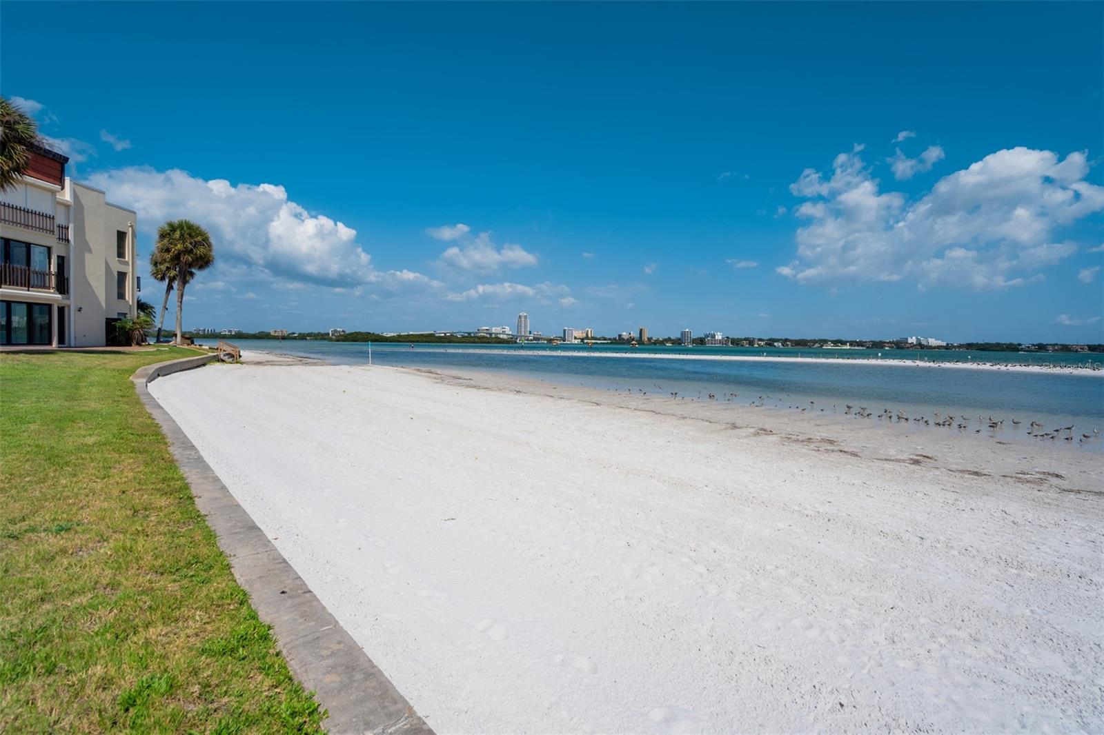 Image 14 of 17 For 865 Gulfview Boulevard 308