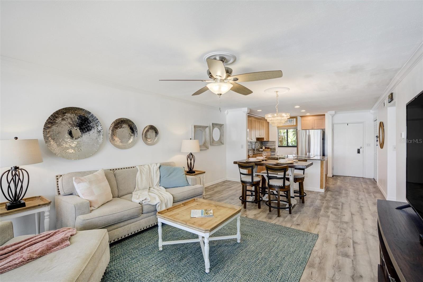 Image 4 of 17 For 865 Gulfview Boulevard 308