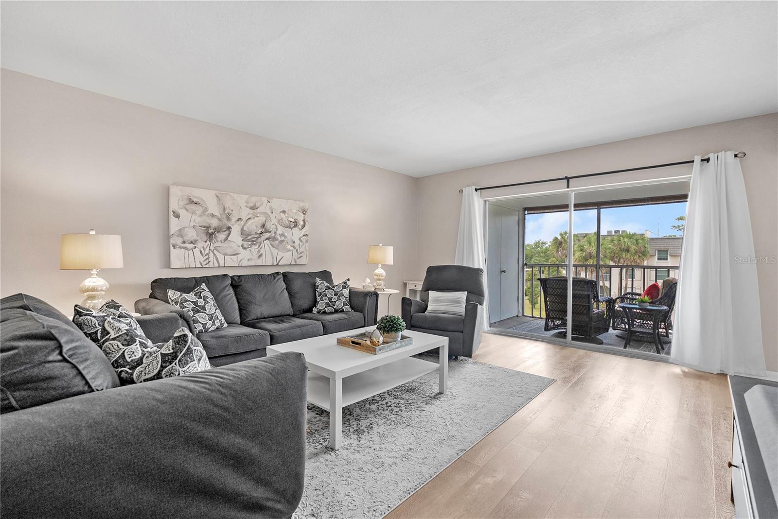 Image 7 of 47 For 8703 Bardmoor Boulevard 305