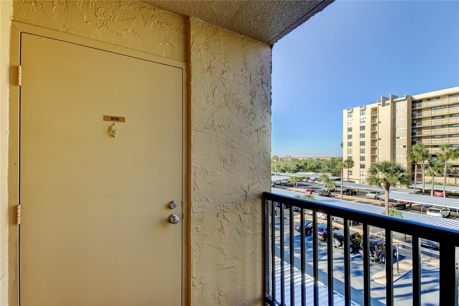Image 3 of 62 For 2614 Cove Cay Drive 409