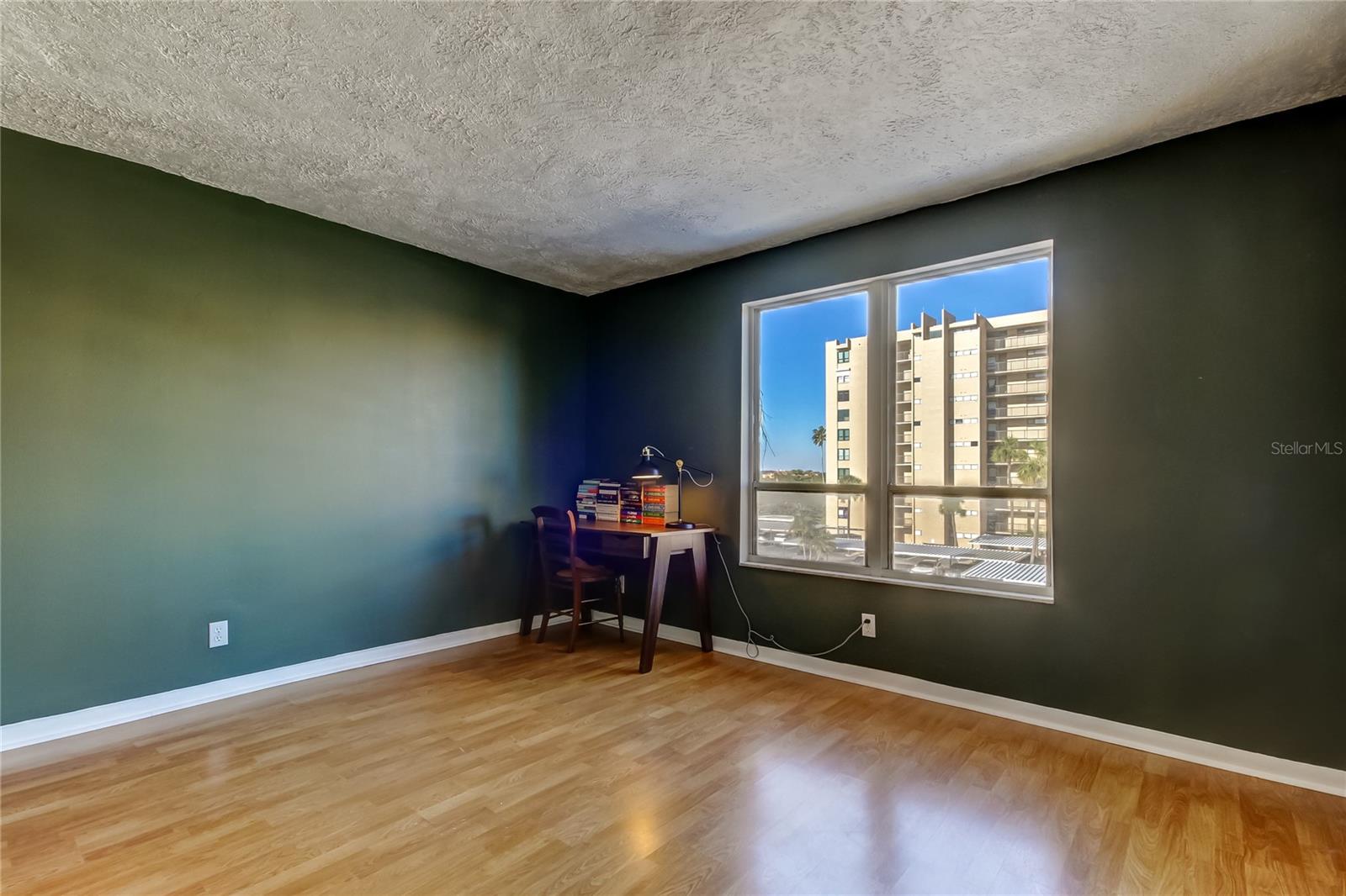 Image 31 of 62 For 2614 Cove Cay Drive 409