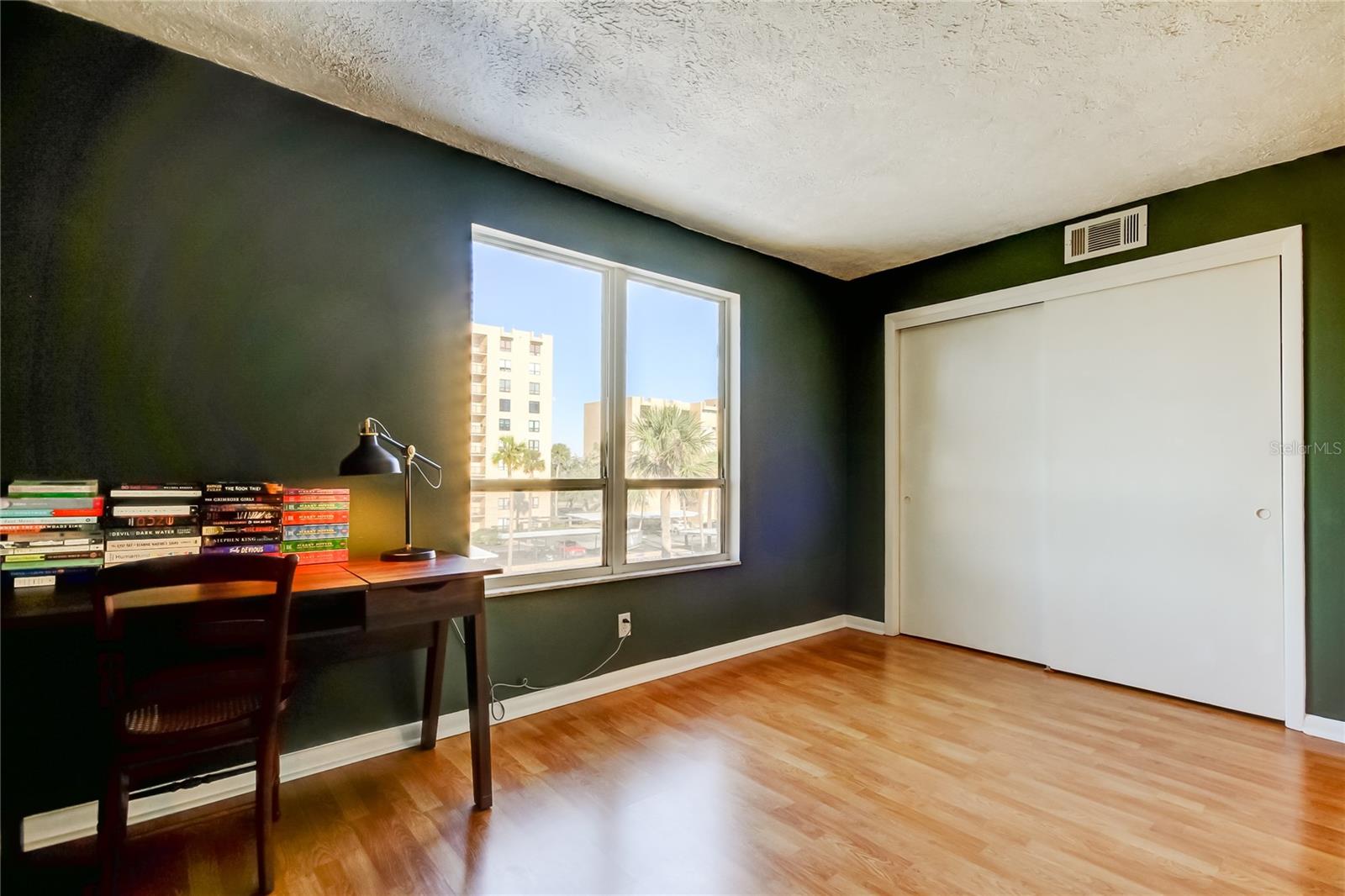 Image 32 of 62 For 2614 Cove Cay Drive 409