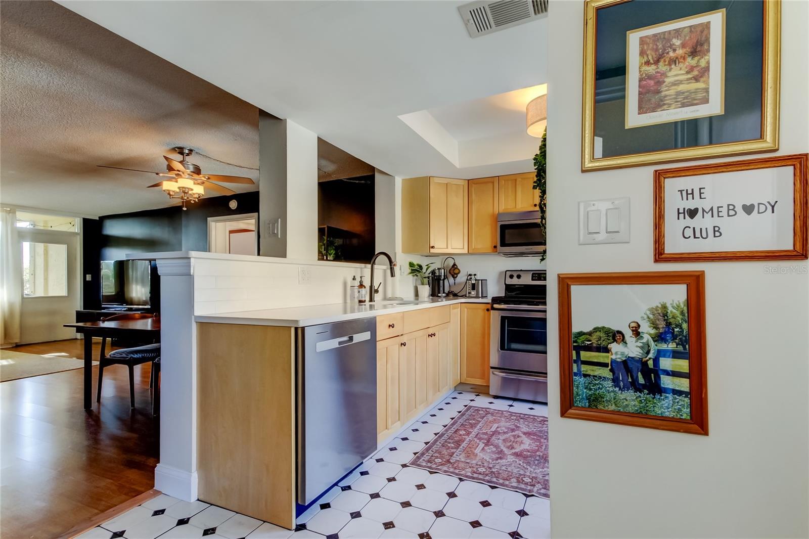 Image 4 of 62 For 2614 Cove Cay Drive 409