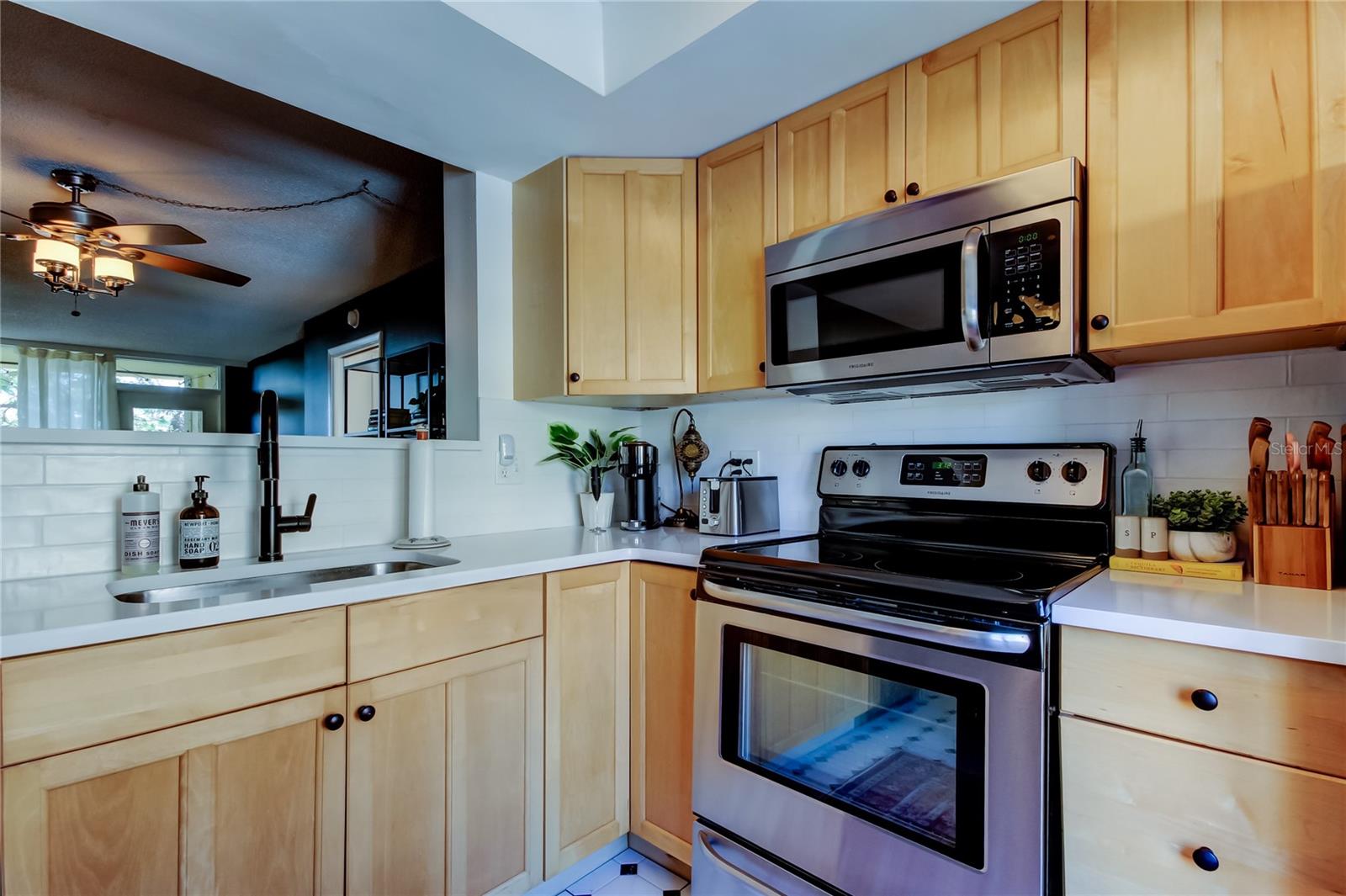 Image 8 of 62 For 2614 Cove Cay Drive 409
