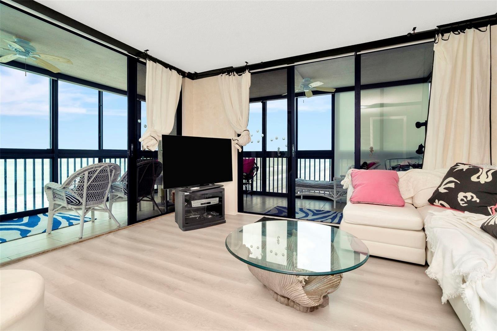 Image 12 of 35 For 15462 Gulf Boulevard 508