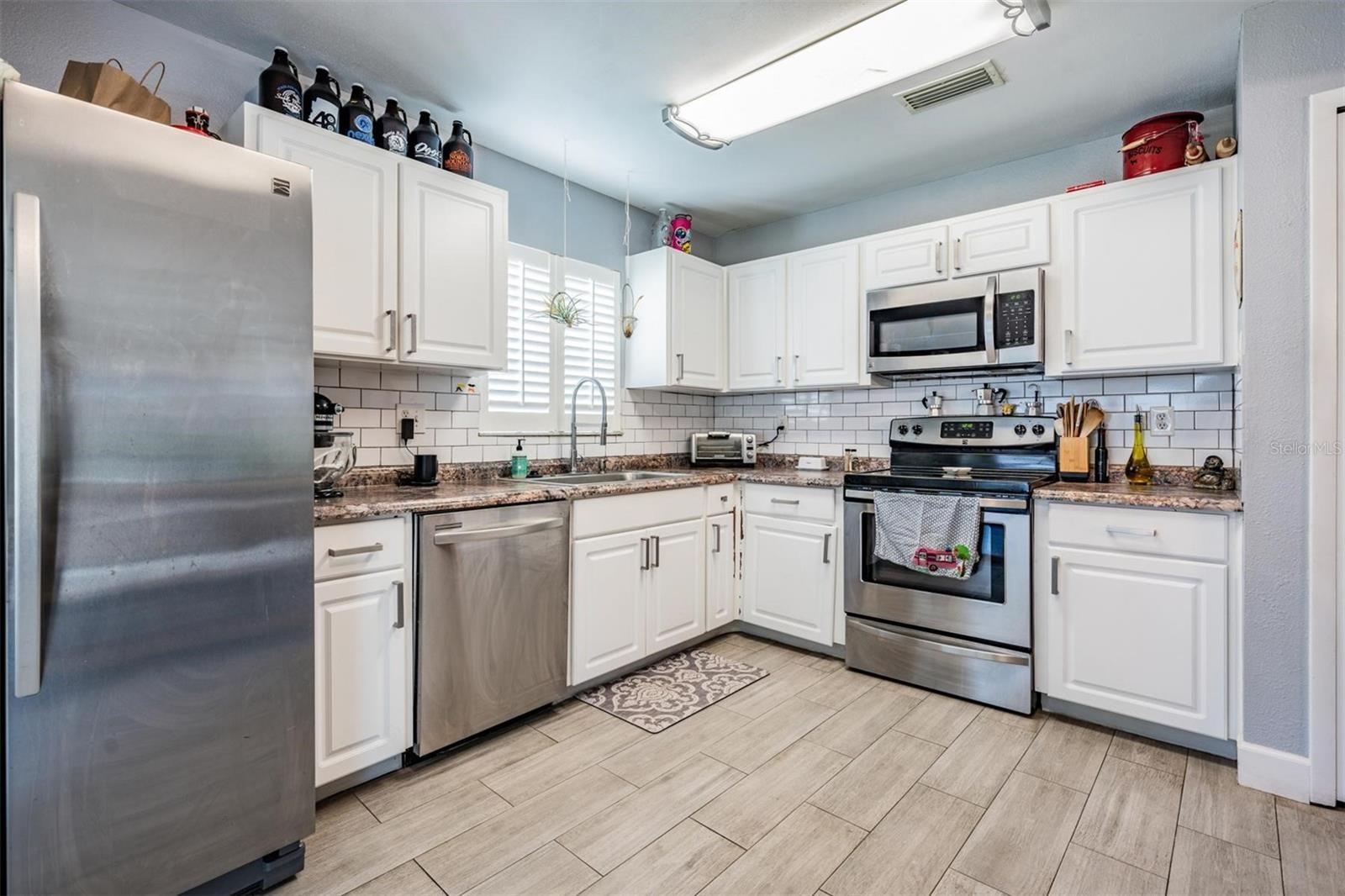 Image 9 of 37 For 1215 Tuxford Drive