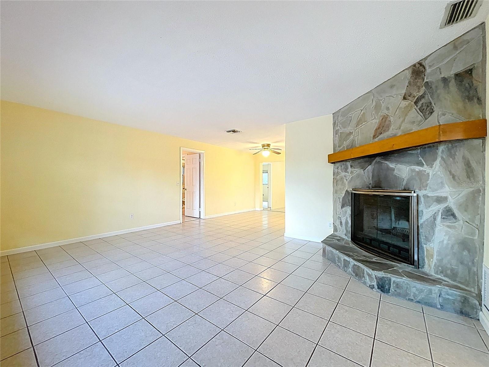 Image 10 of 75 For 232 Pinecrest Drive