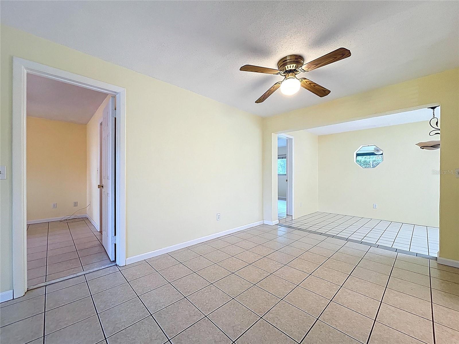 Image 13 of 75 For 232 Pinecrest Drive