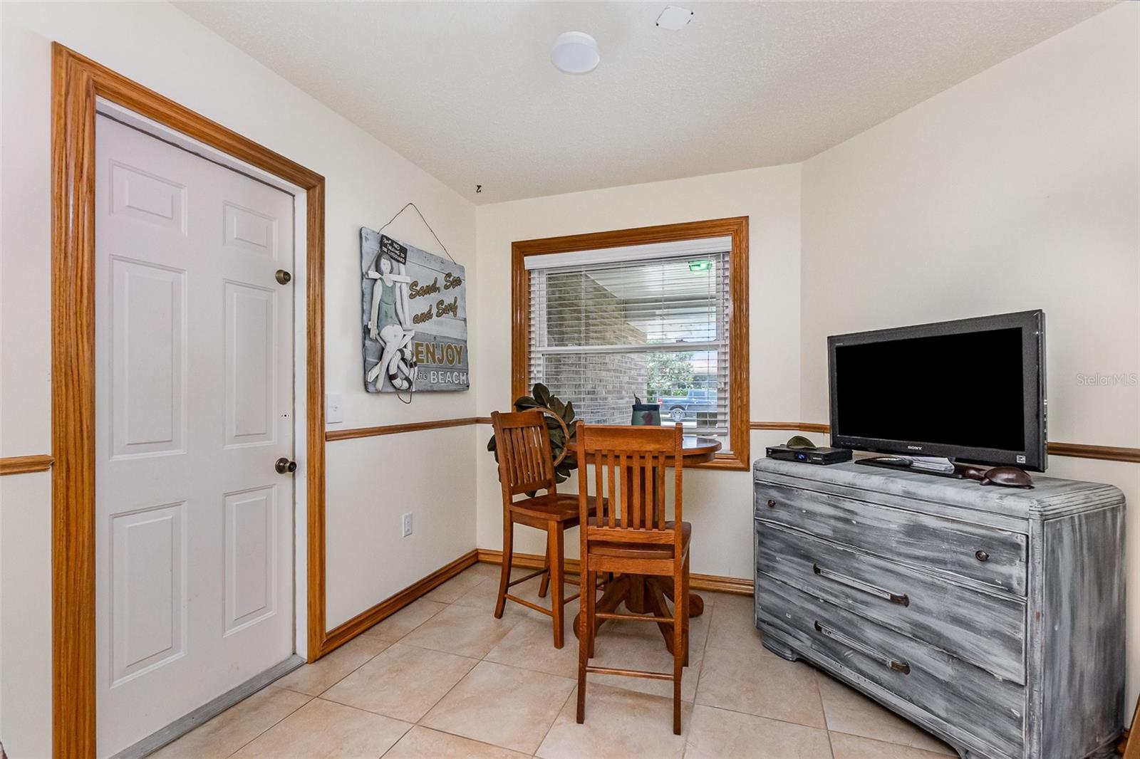 Image 10 of 21 For 492 Caribbean Drive